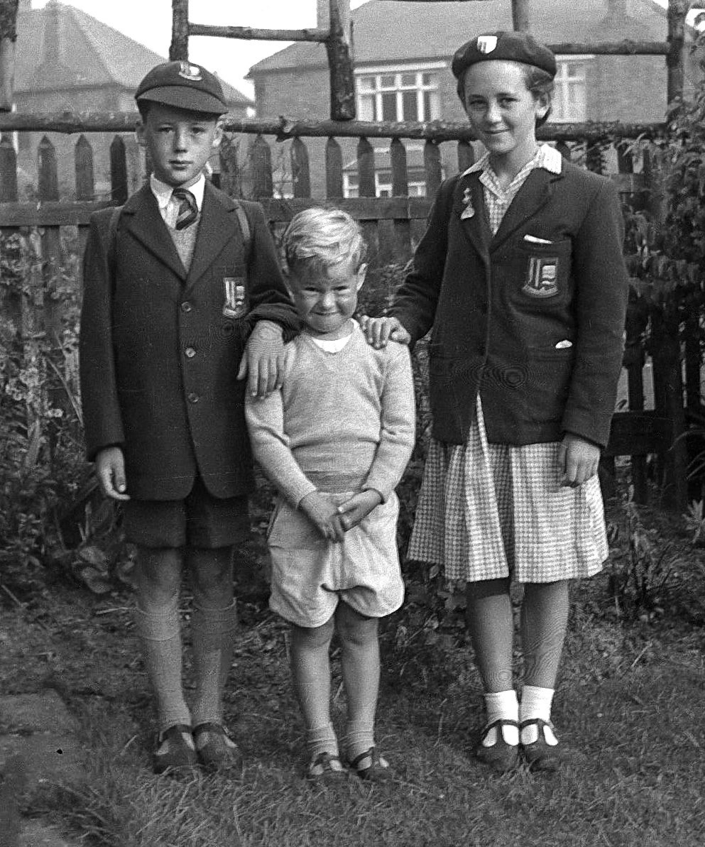 Guessing that it's Stuart 1st day at WBGS 7th Sept 1959. That makes me just turned 5.