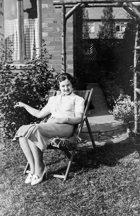 Irene recalls "28 Earls Drive - Amy's house"
