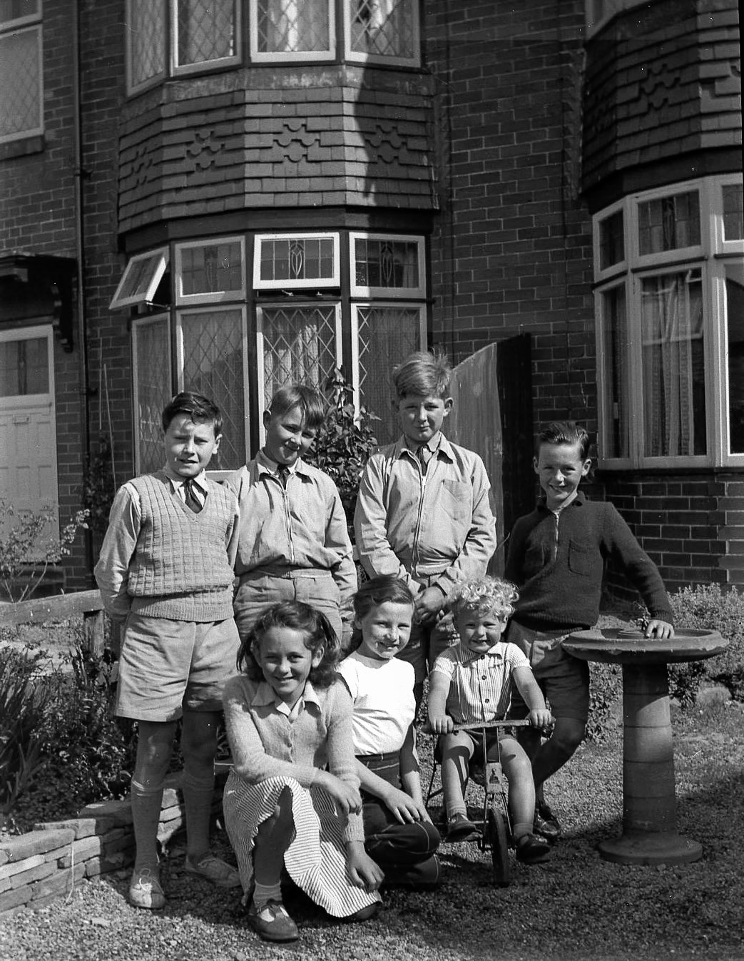 BACK Trevor Farries, Maclom Hudson, Douglas Hudson, Stuart Hill FRONT Laurene Hill, Pauline Farries, Howard Hill