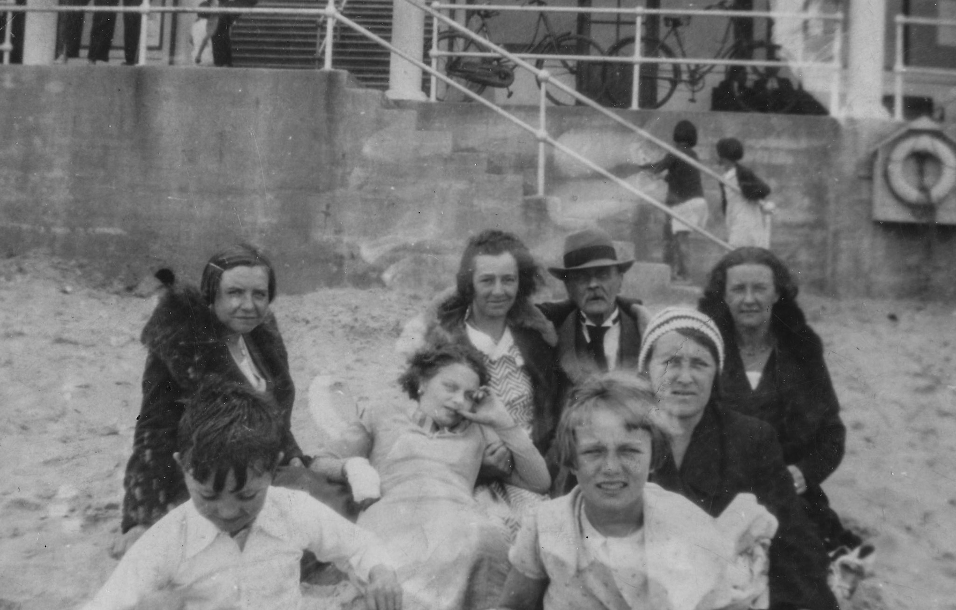 Great Uncle Bill, cabinet maker (brother of Granda Barton) Nana Hill on right, Aunt Lily on left