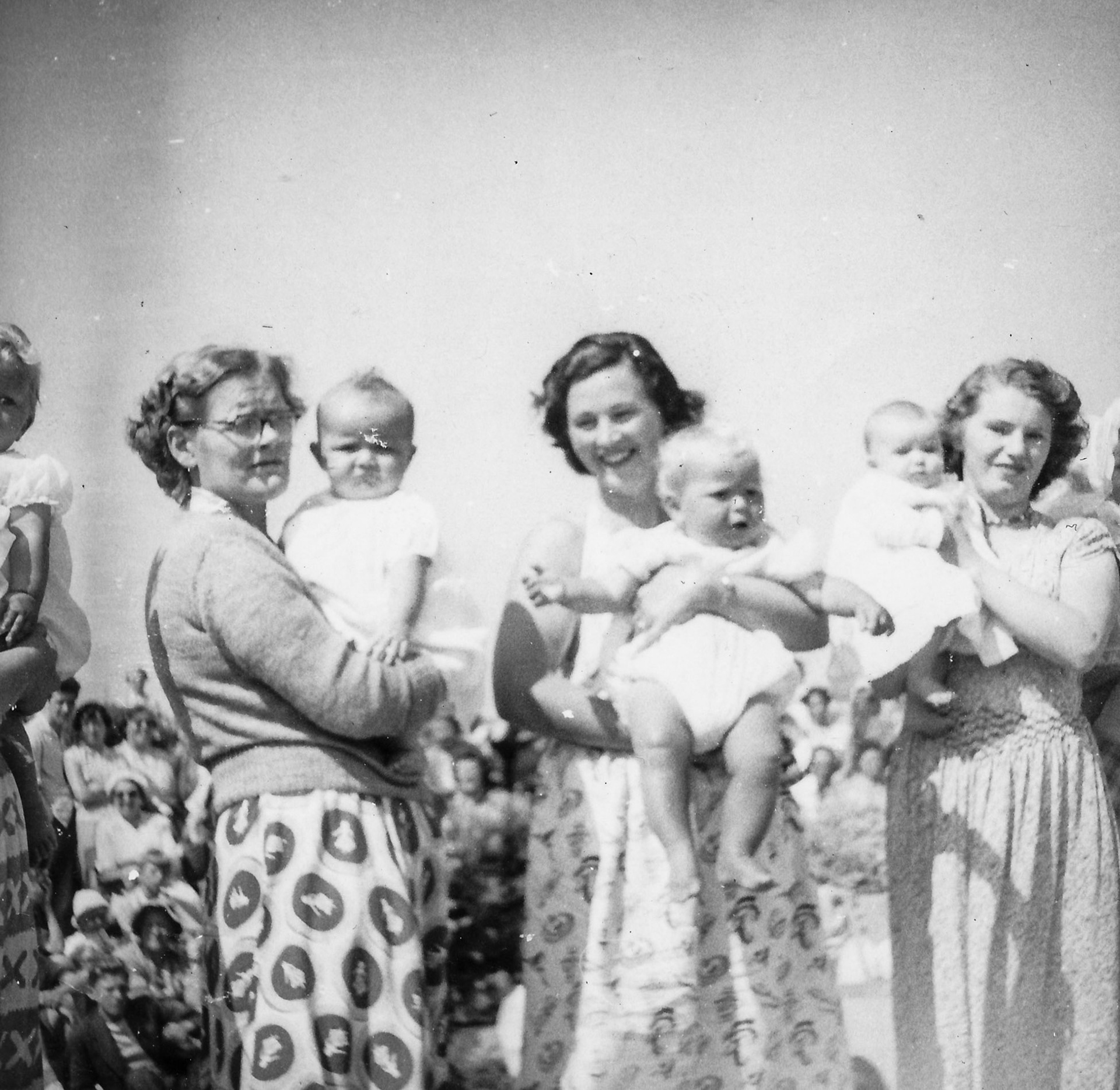 "On the platform, just prior to Howard winning Bonny Baby competition. The Links, Panama Dip"