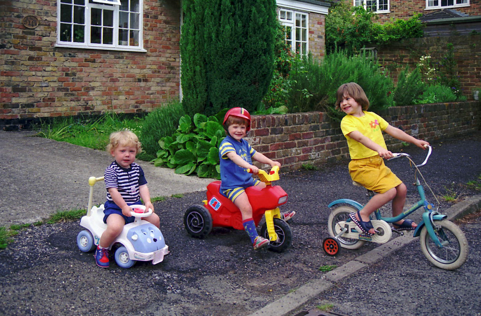 Robert, Gordon and Victoria on their bikes