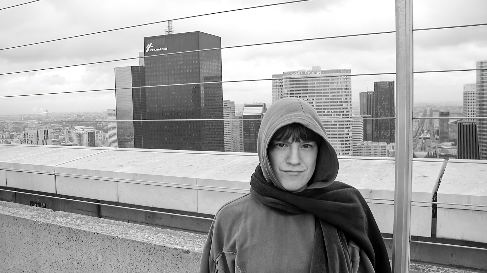 Vicki on Grande Arche