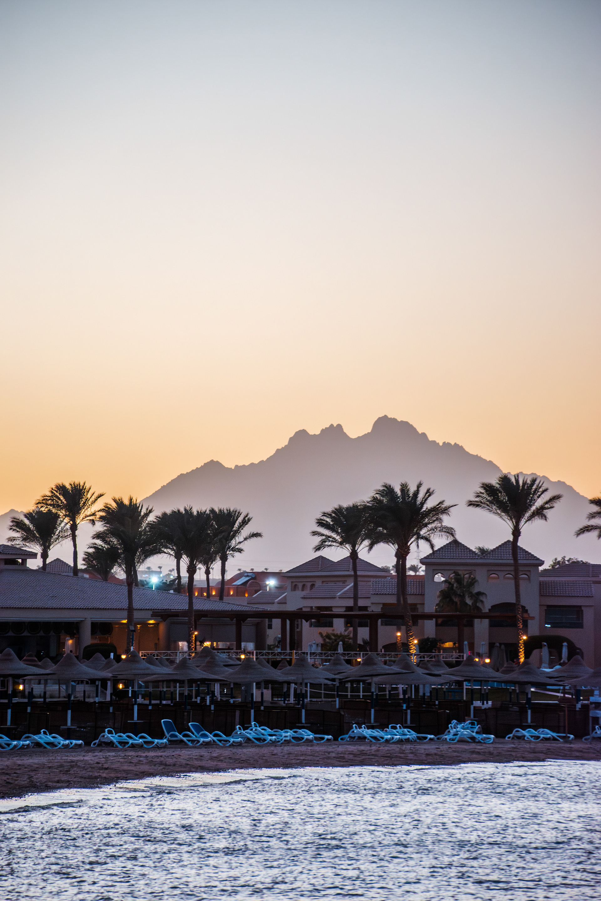 Makadi-Bucht mit Bergrelief