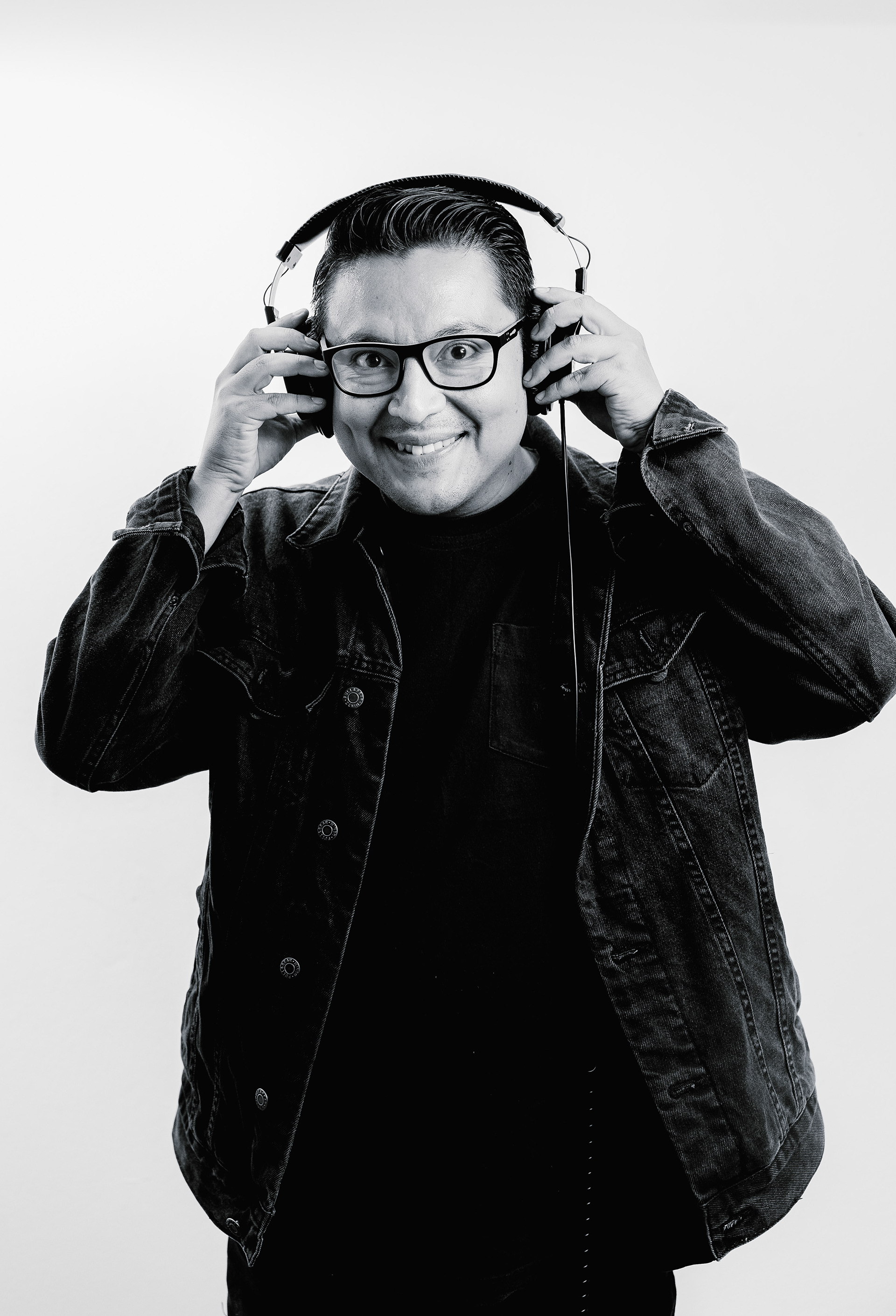 Ricardo Diaz - Motion Graphics & Editor