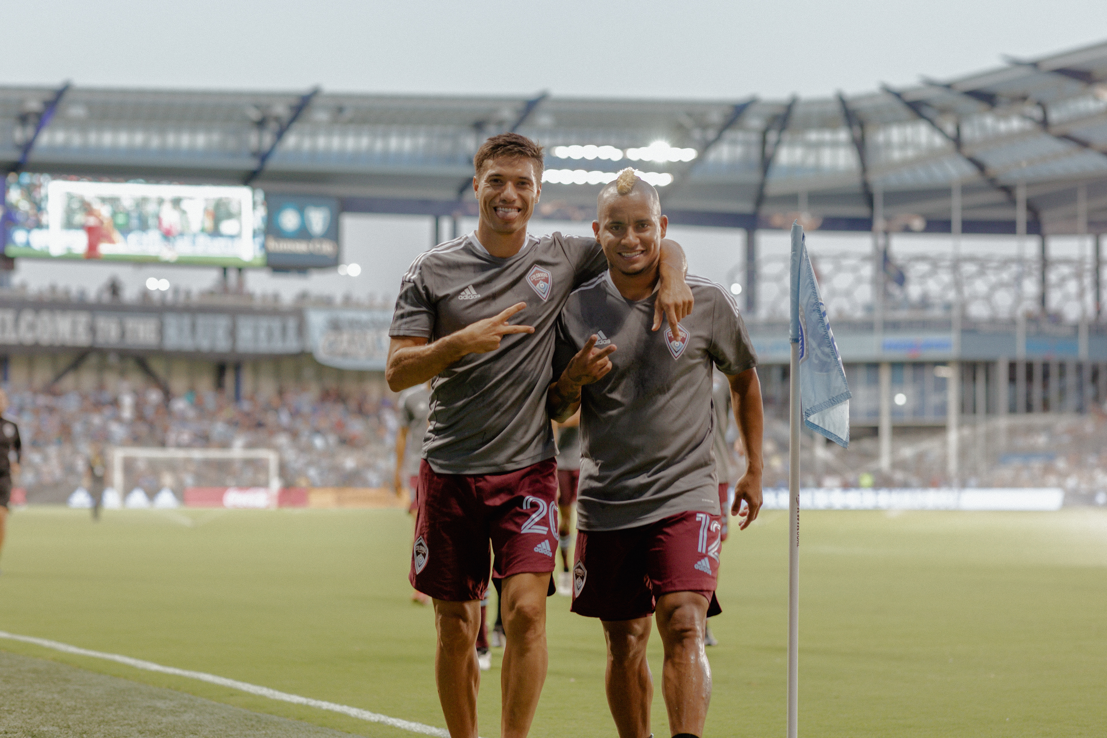 Nico Mezquida, Michael Barrios