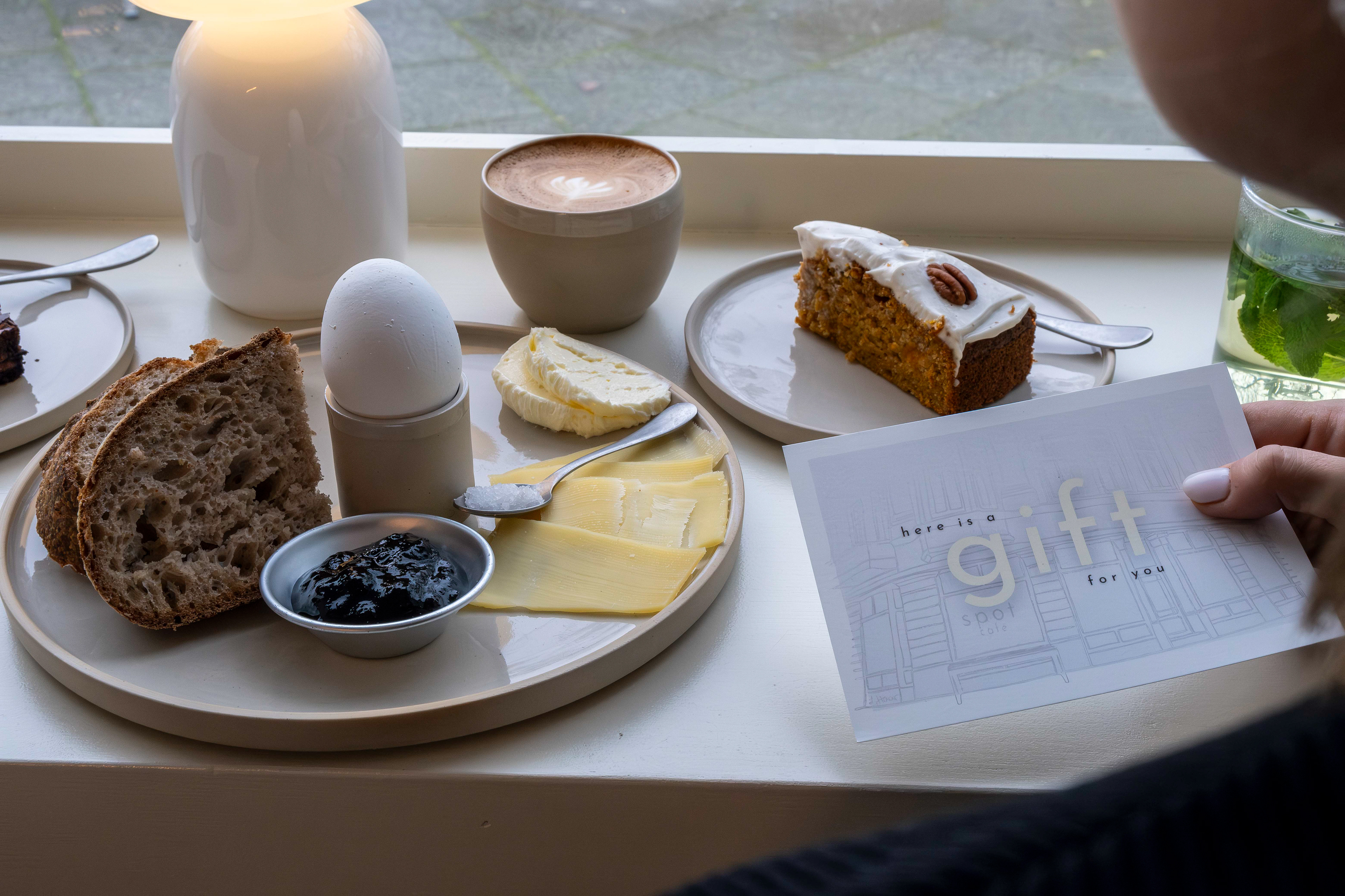 graphic giftcard by lina haar