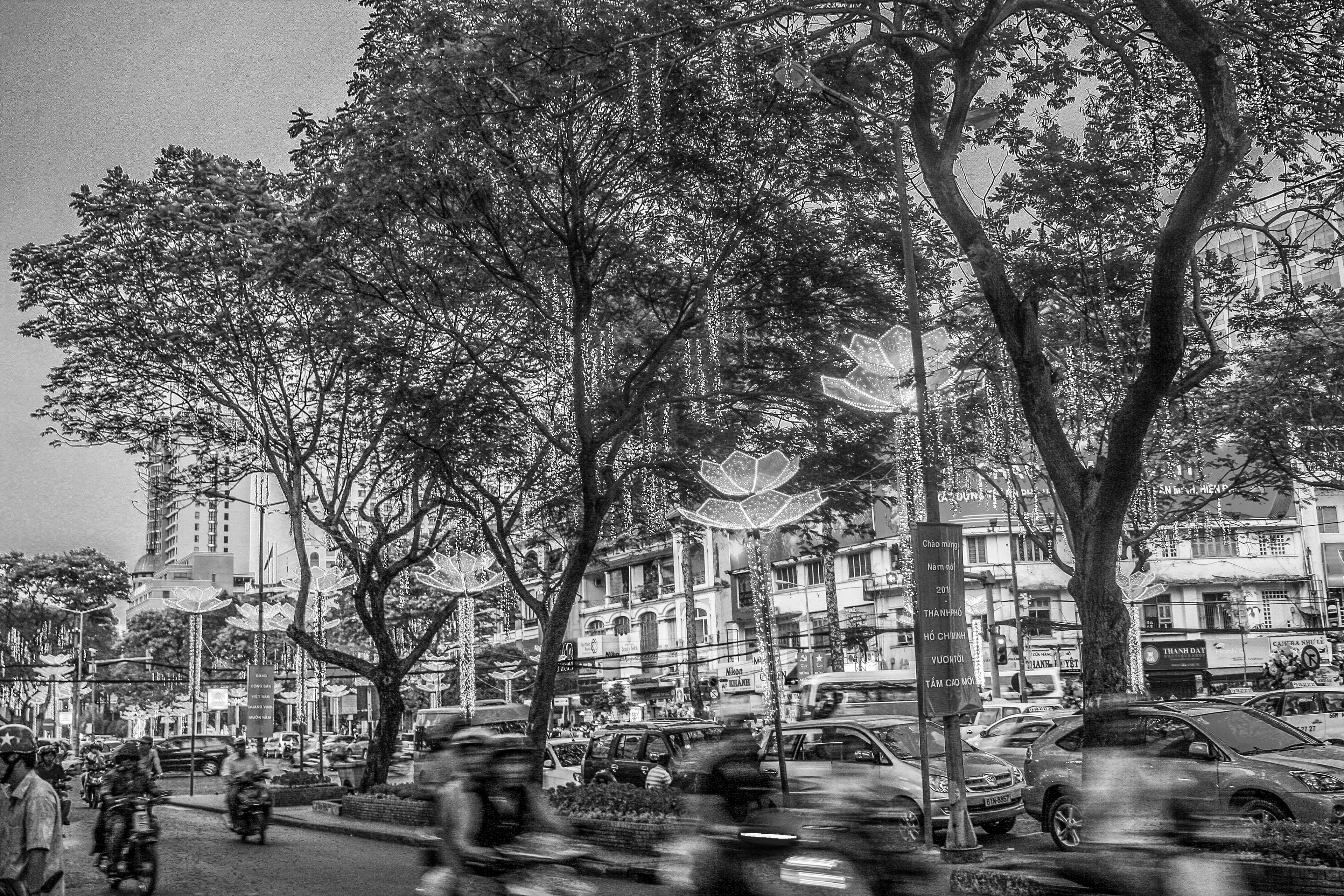 HCMC streets are sooooo busy.....