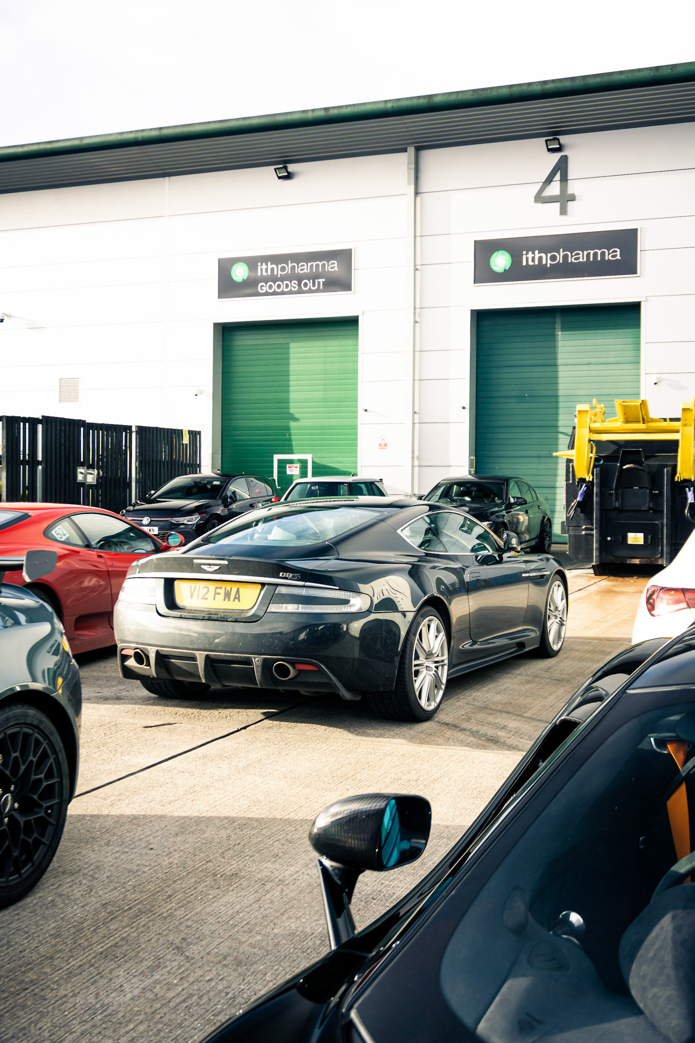 Aston Martin DBS V12