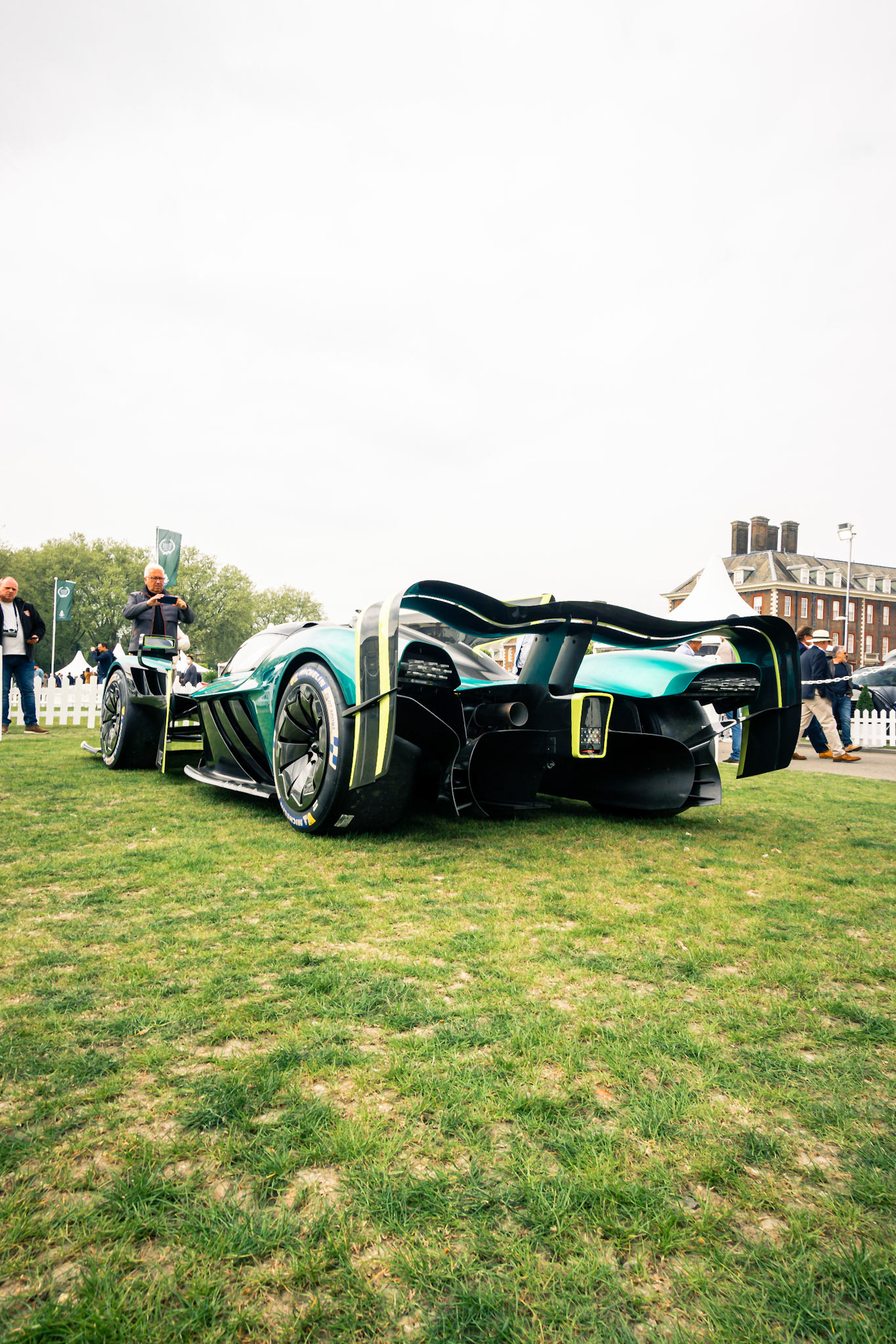 Aston Martin Valkyrie AMR