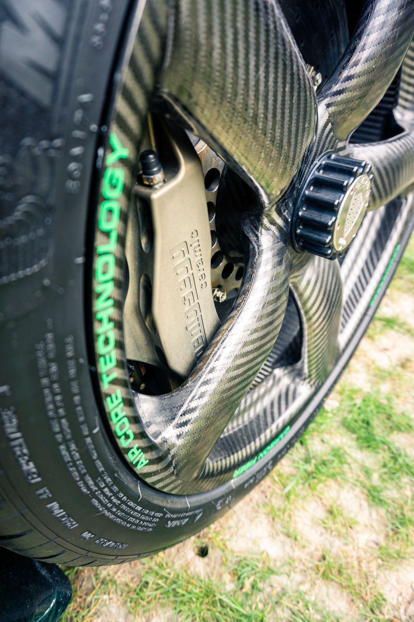 Carbon wheel on the Agera S