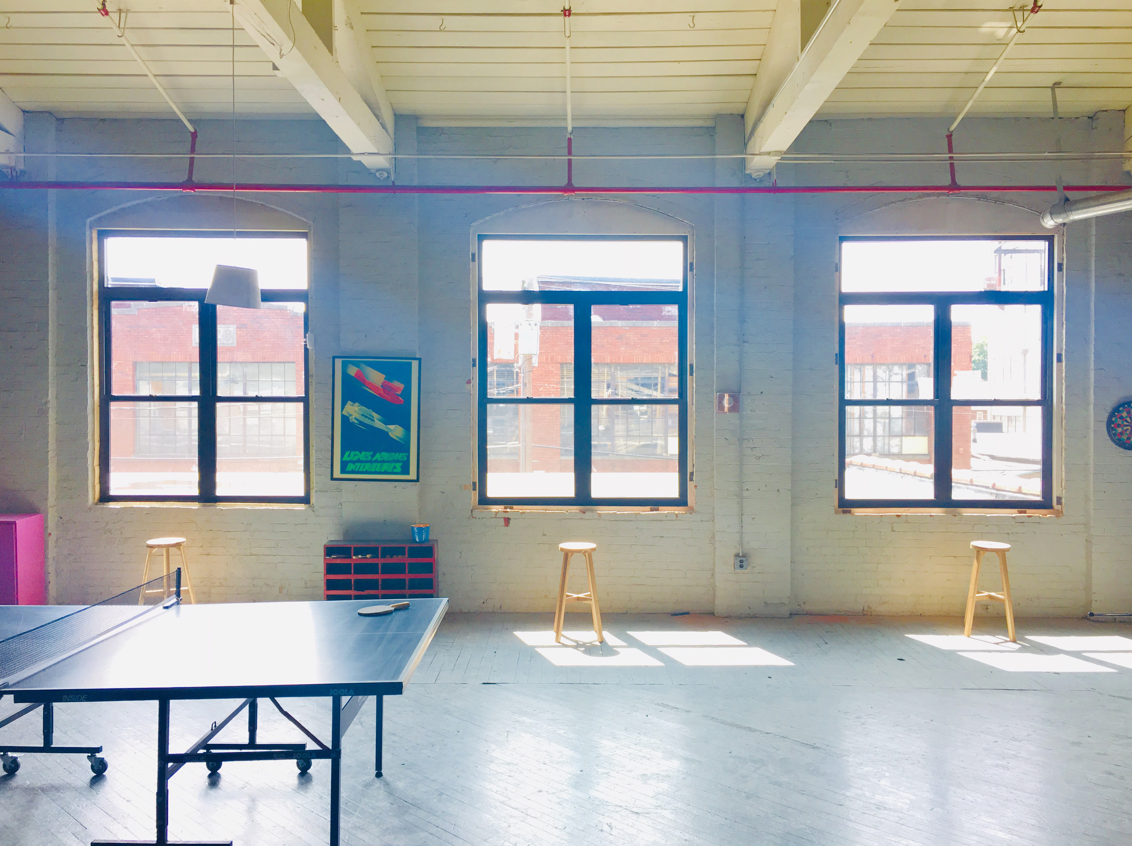 Large windows with great daylight!