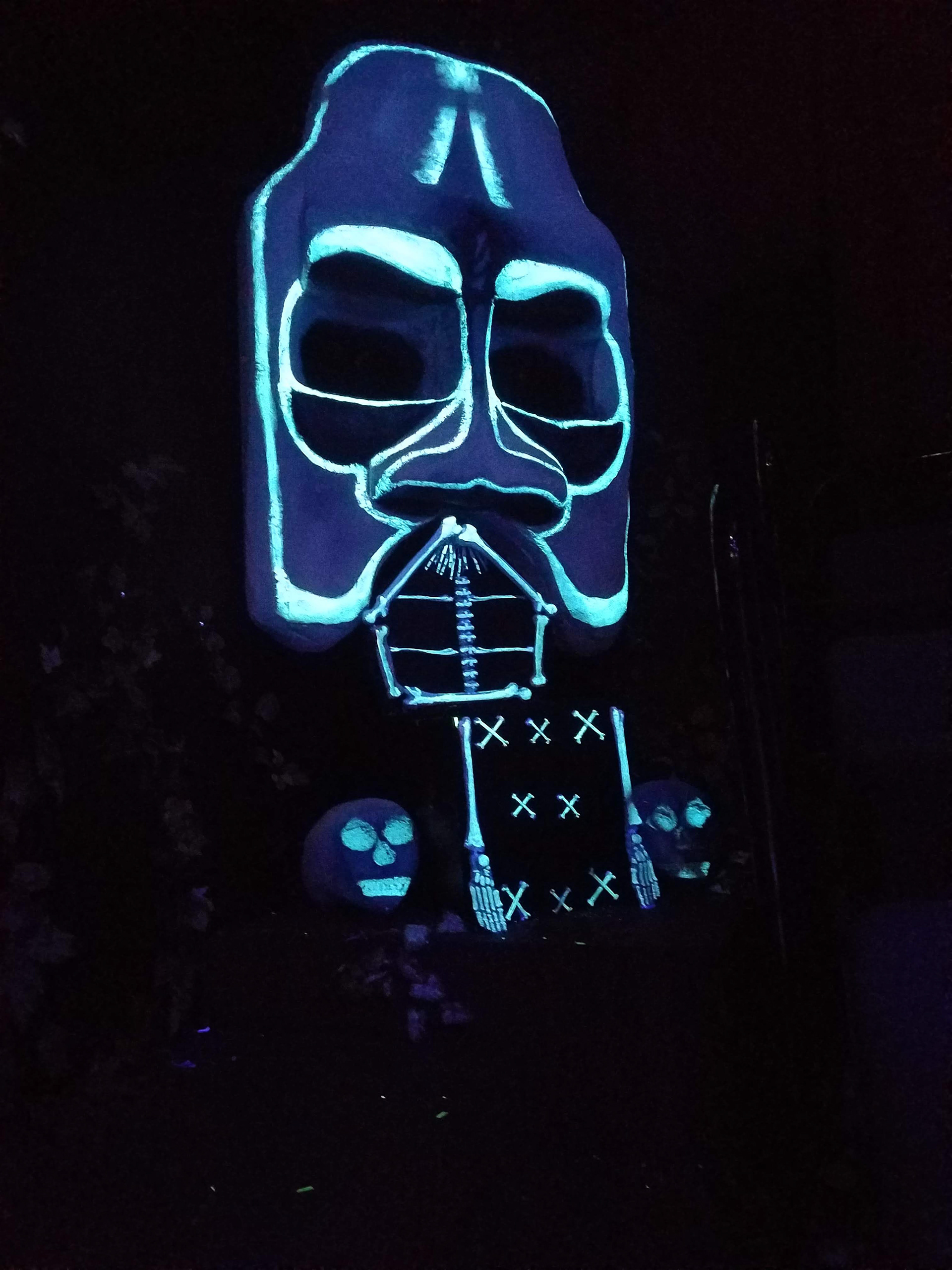 GOD OF DEATH MASK AND SKELETAL BONE THRONE WITH SKULLS ALL IN UV PAINT