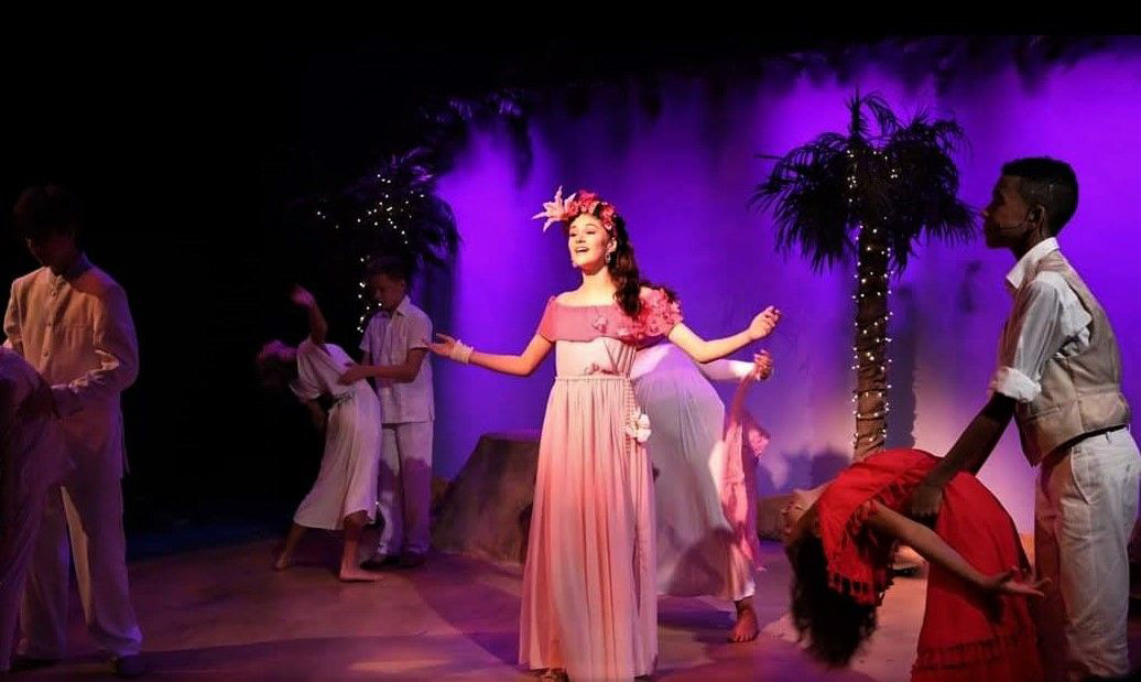 ERZULIE (GODDESS OF LOVE) SINGING WHILE EVERYONE IS DANCING
