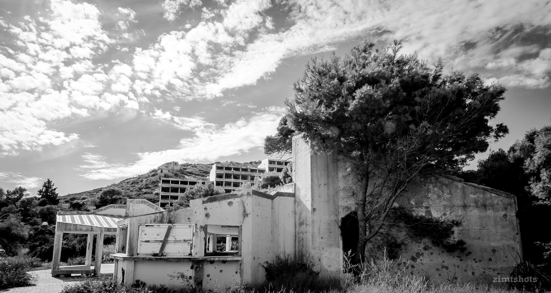 former beachbar in Kupari