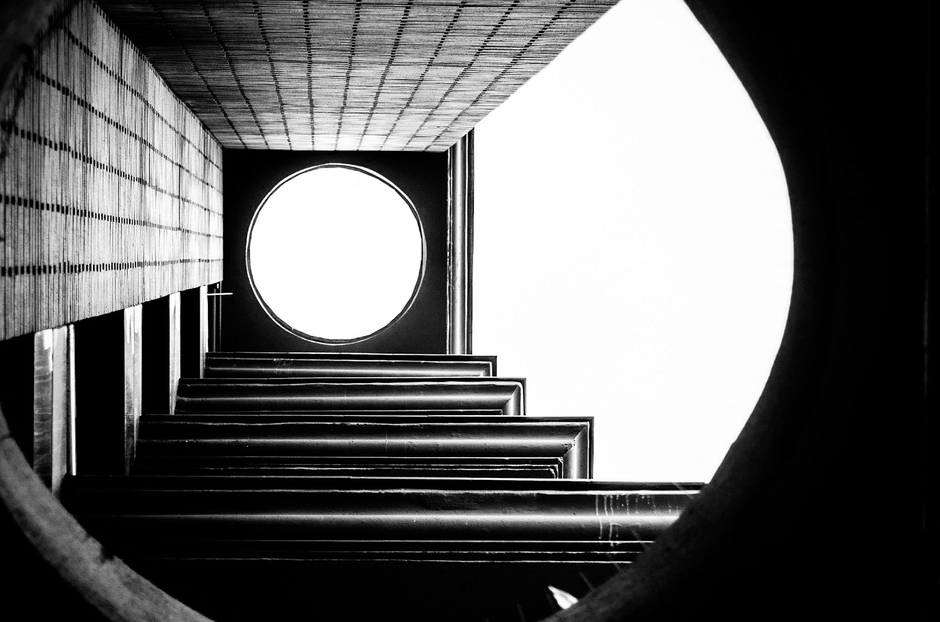 looking straight up / mirant cap amunt