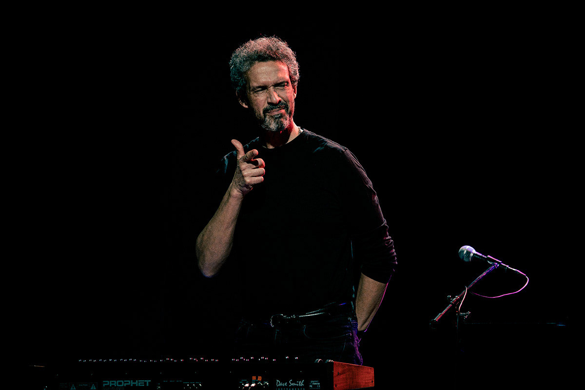 Mike Lindup - keyboard player