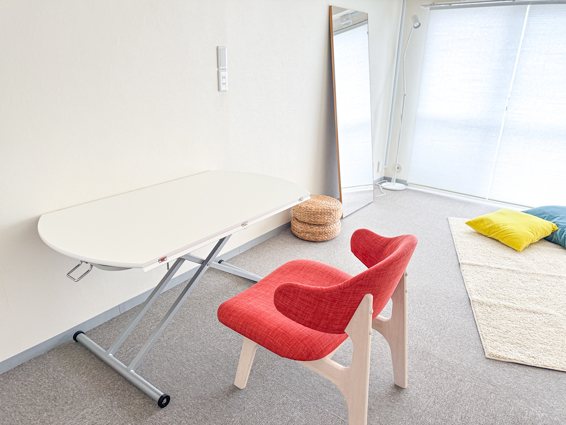 丸テーブルはここまで折り畳めます