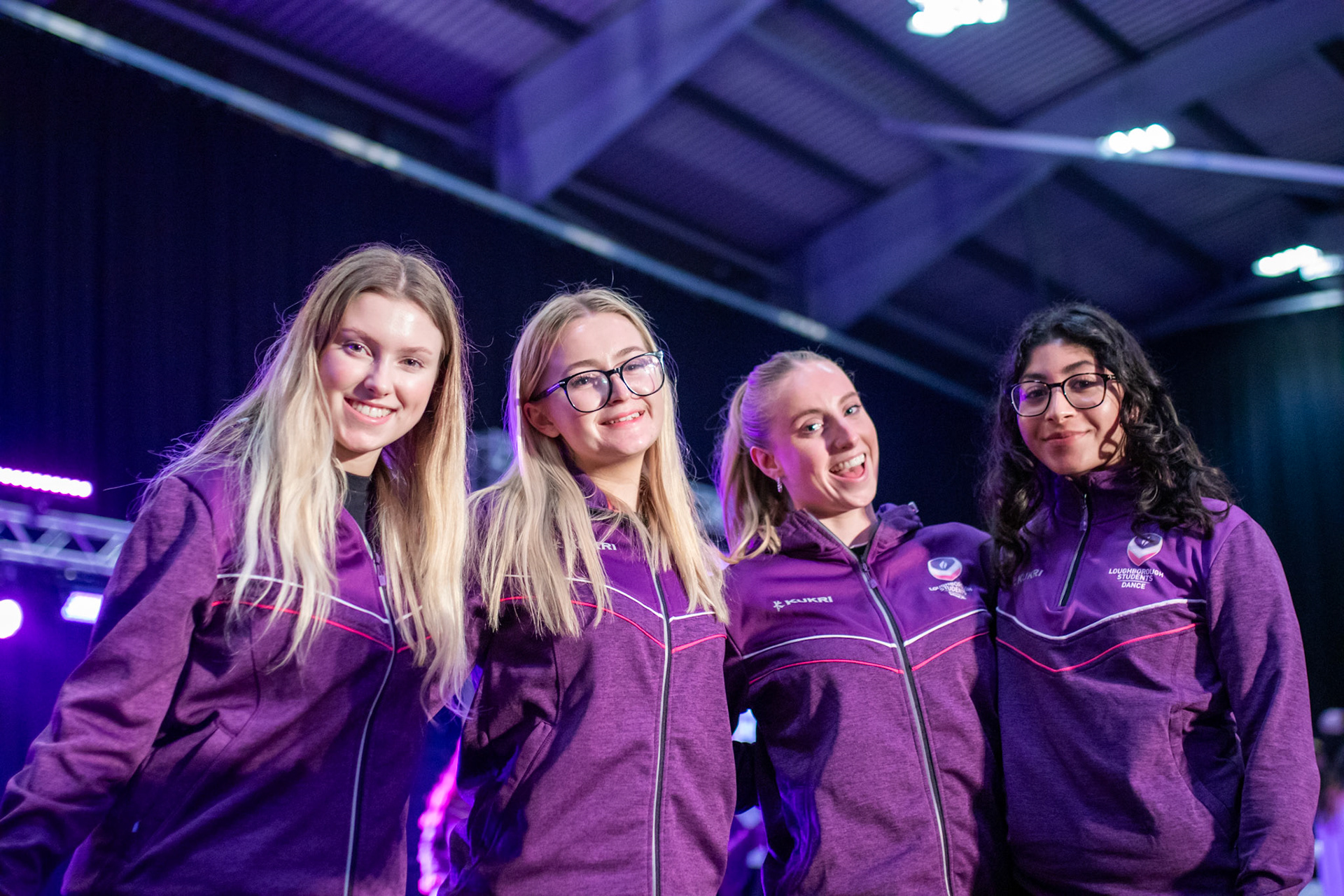 Lovely AU Dance People