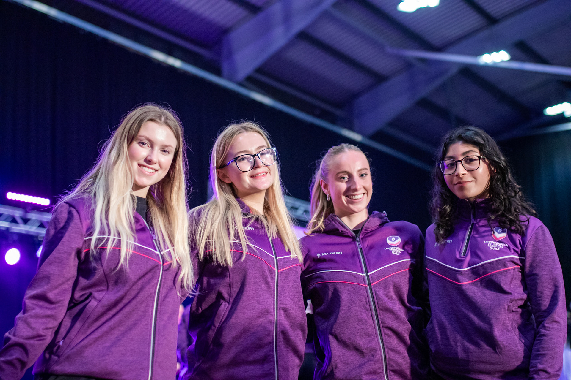 Lovely AU Dance People