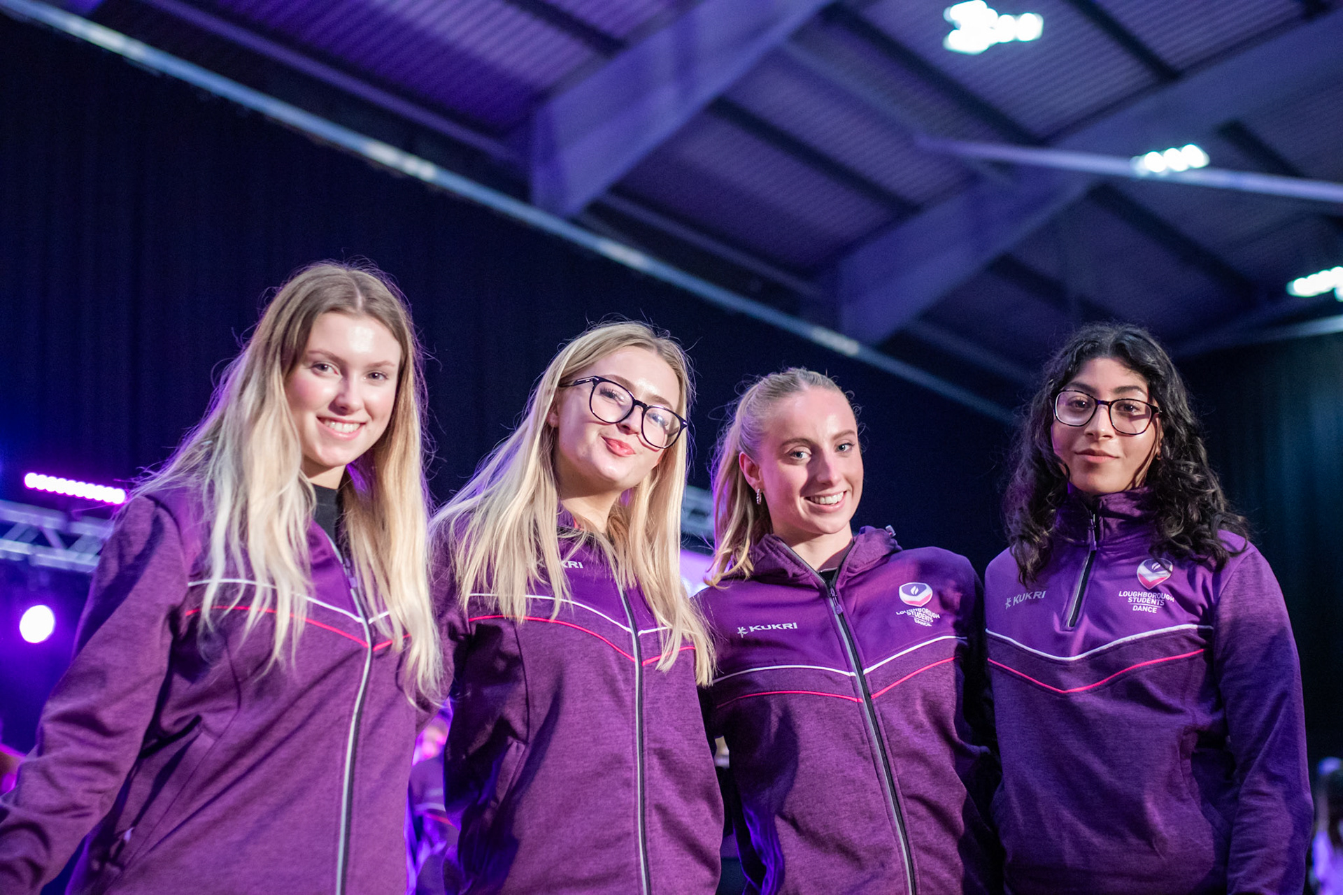 Lovely AU Dance People