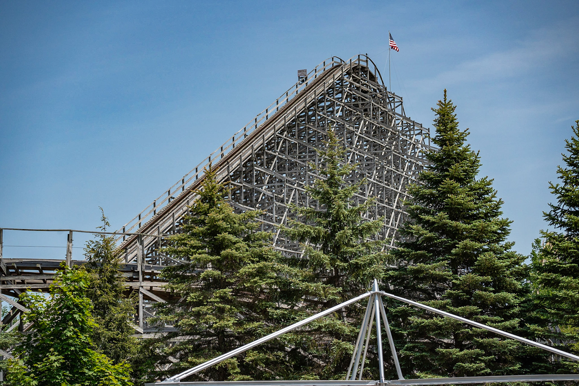 Photo by Jon Roost (www.jonroostphotos.com)