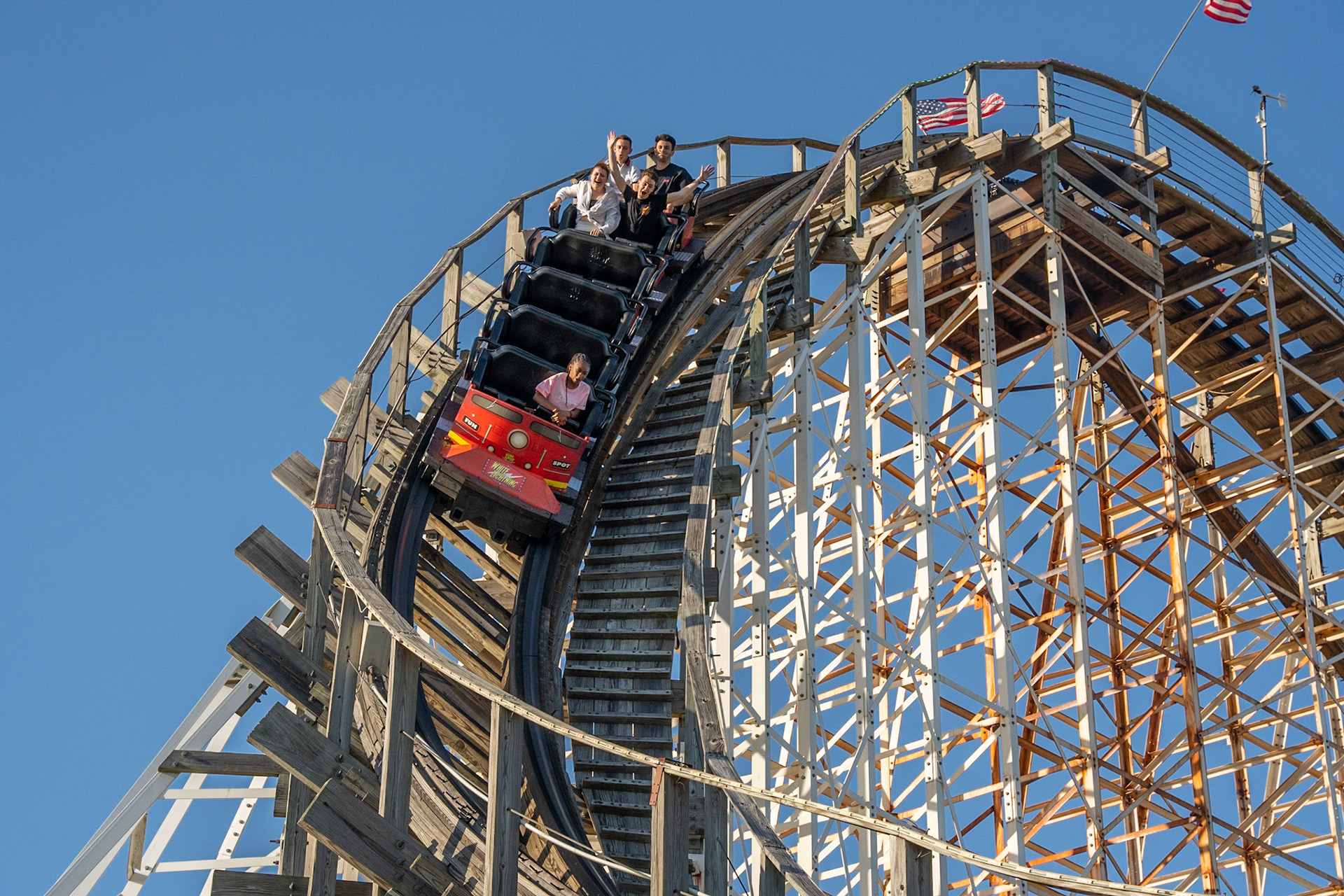 Photo by Jon Roost (www.jonroostphotos.com)