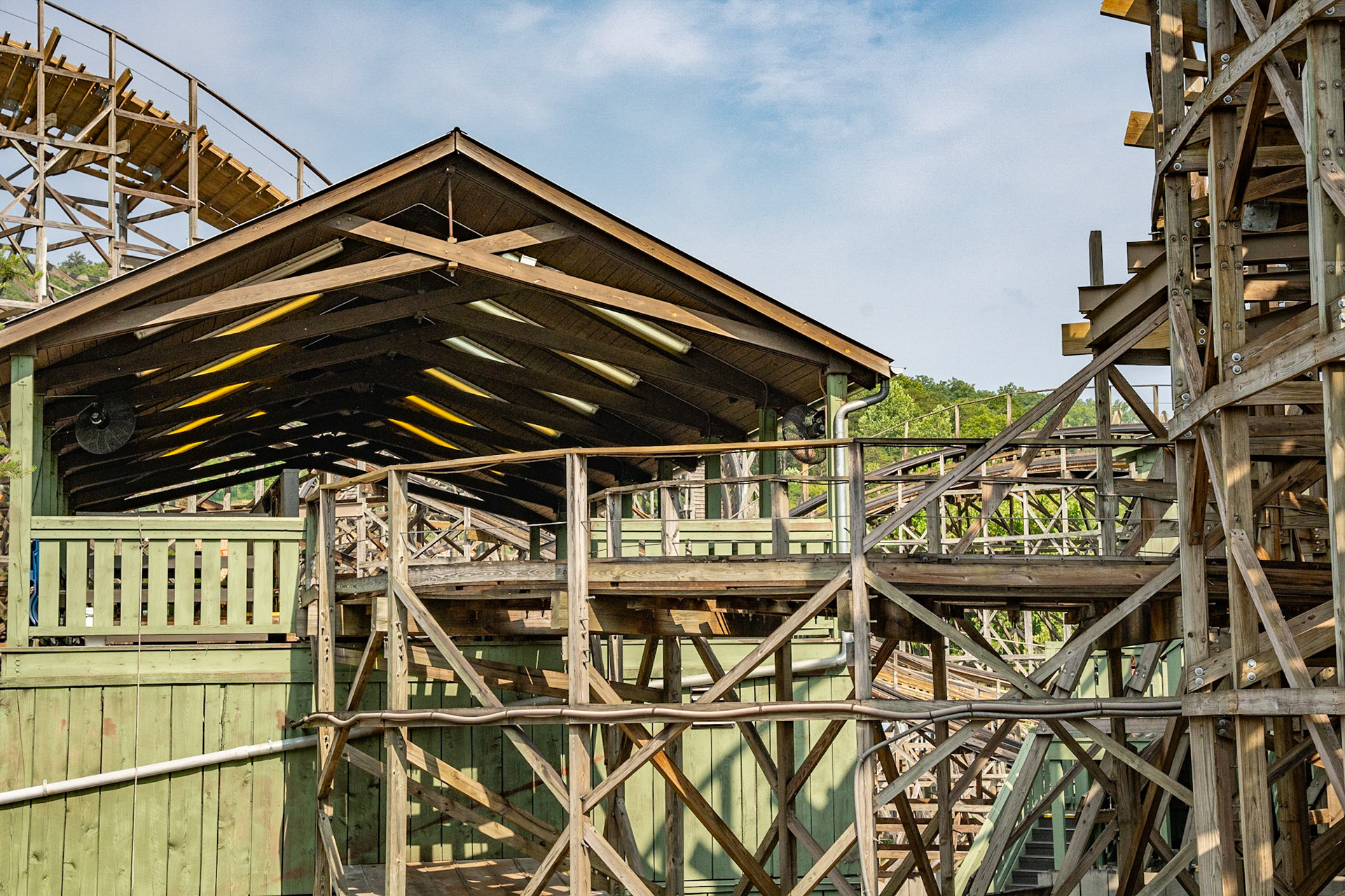 Photo by Jon Roost (www.jonroostphotos.com)