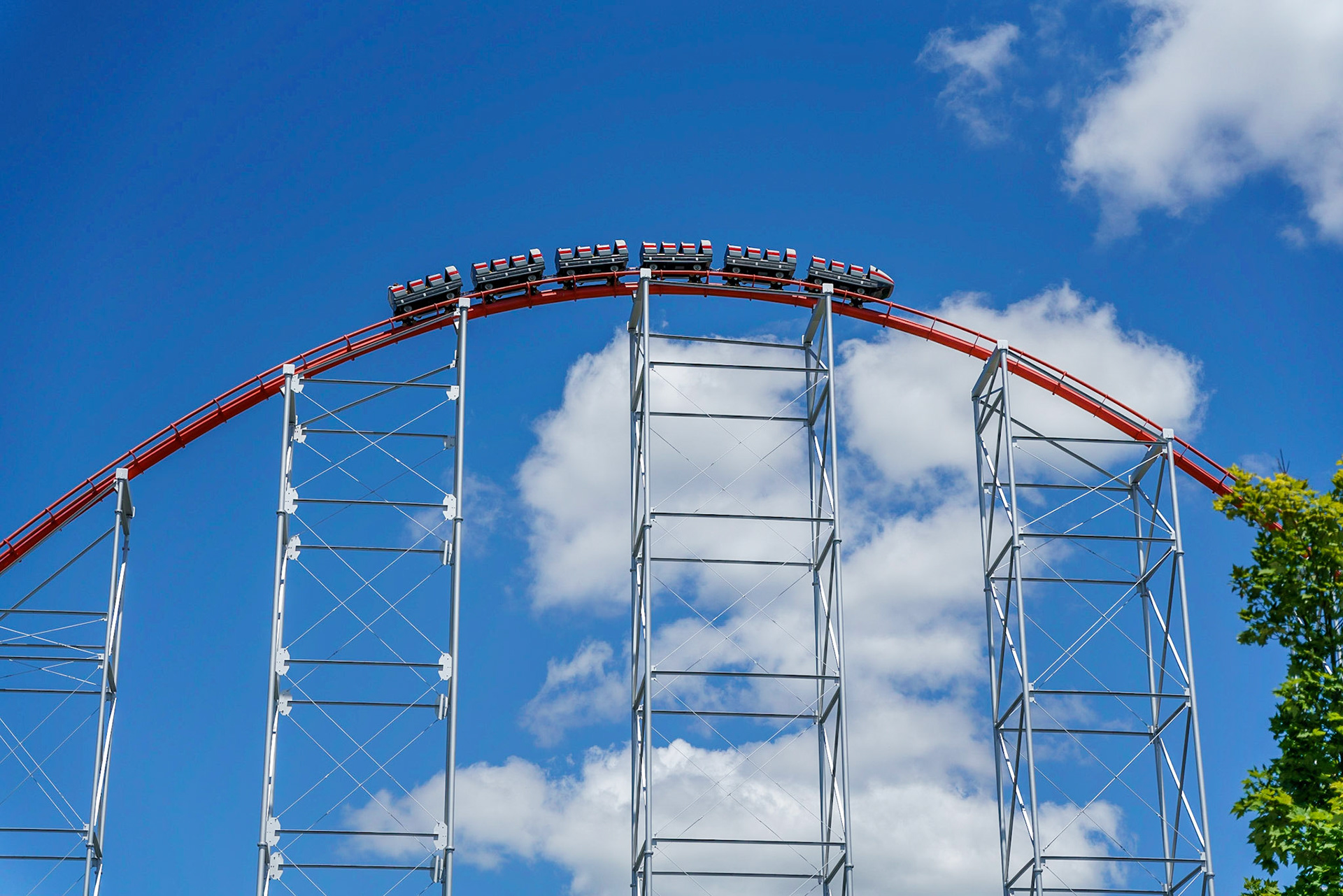 Photo by Jon Roost (www.jonroostphotos.com)