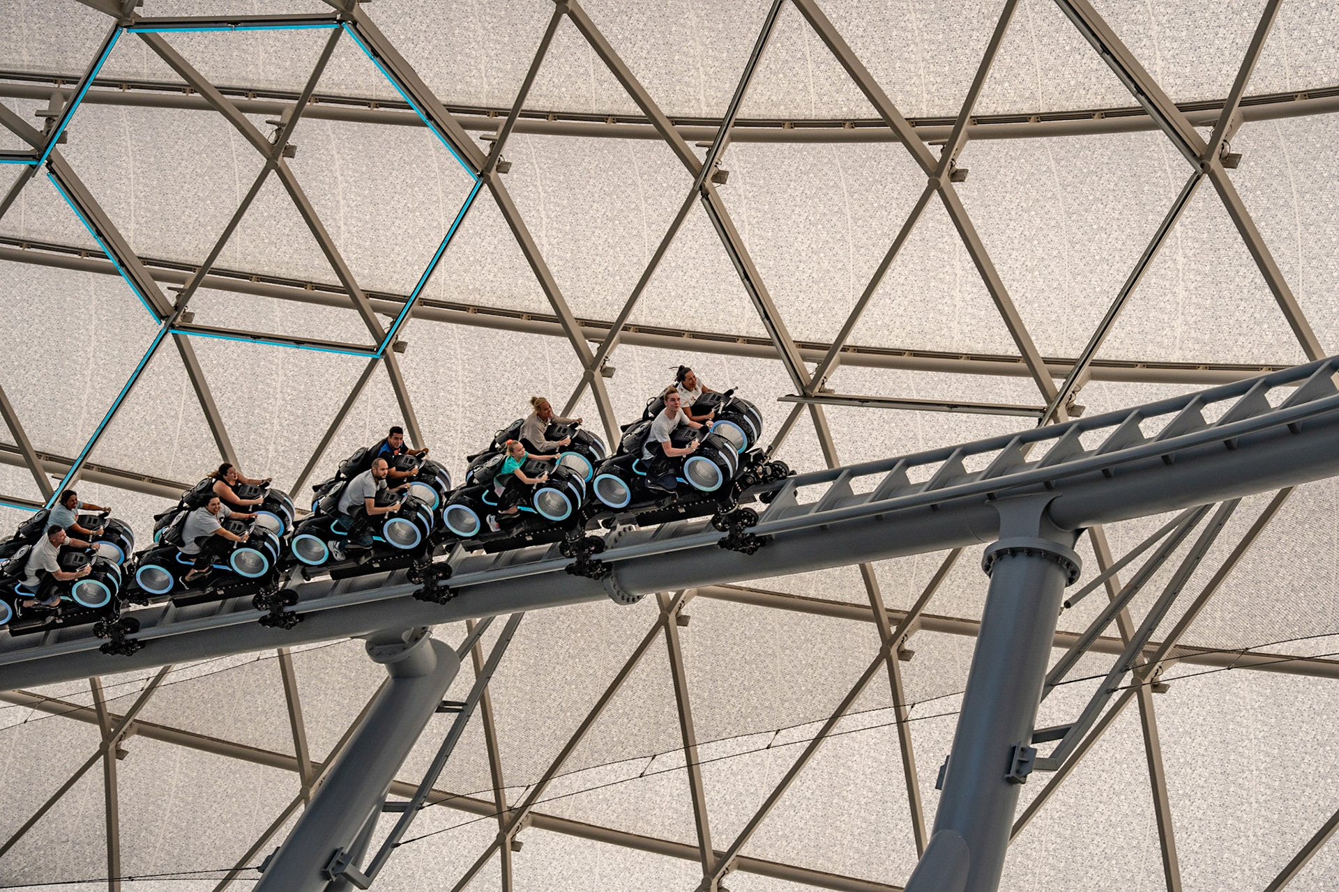 Photo by Jon Roost (www.jonroostphotos.com)