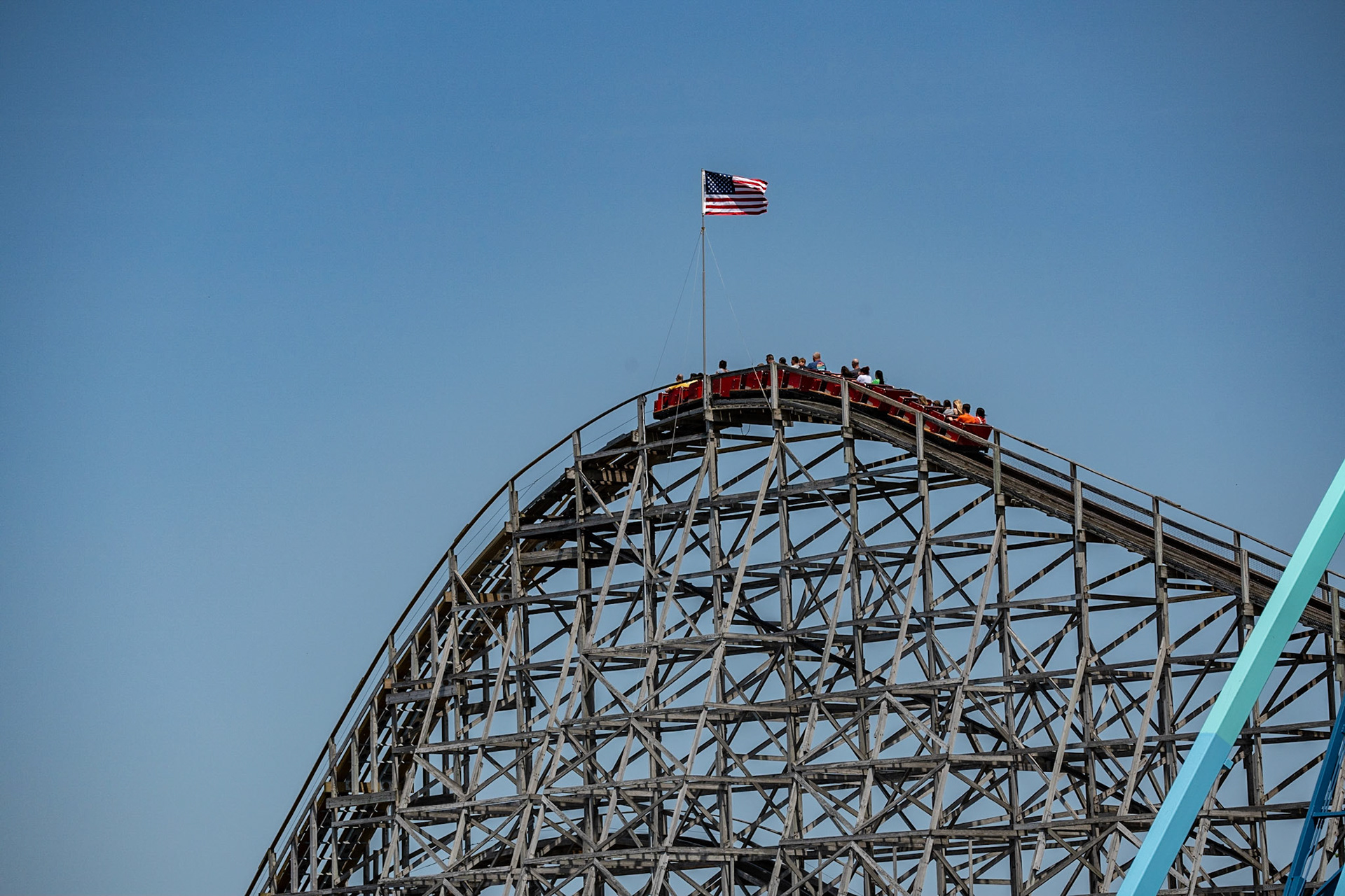 Photo by Jon Roost (www.jonroostphotos.com)