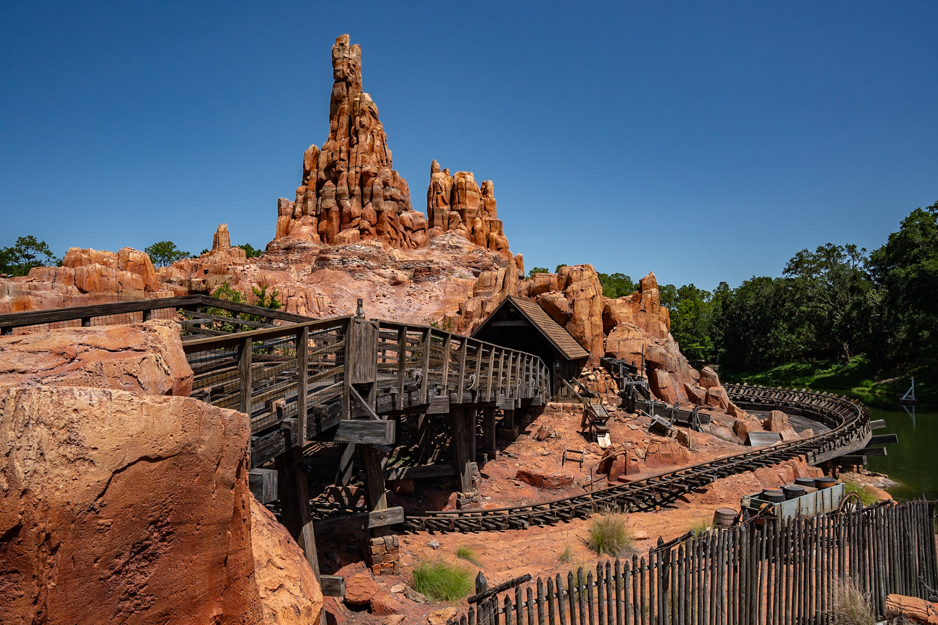 Photo by Jon Roost (www.jonroostphotos.com)