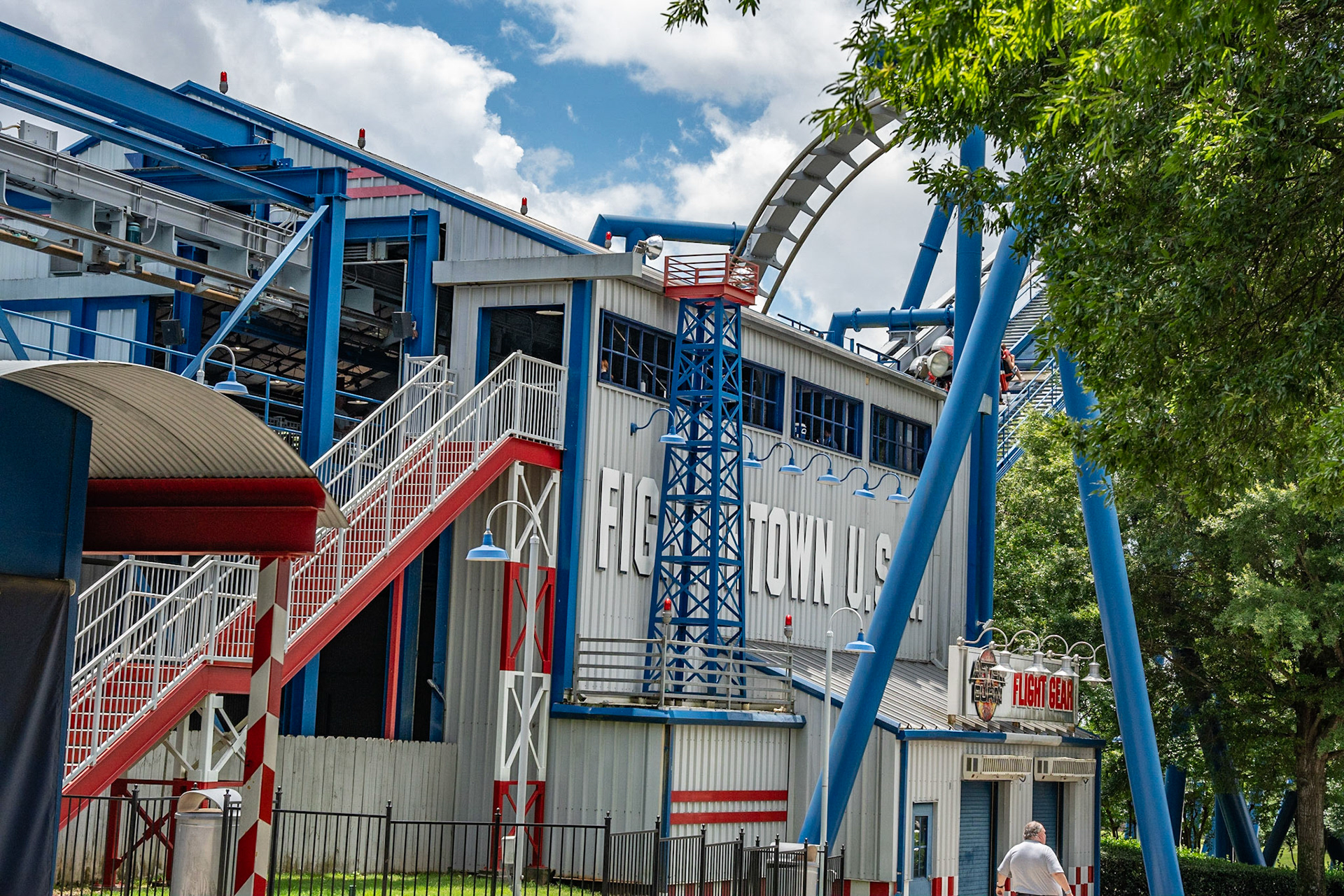 Photo by Jon Roost (www.jonroostphotos.com)