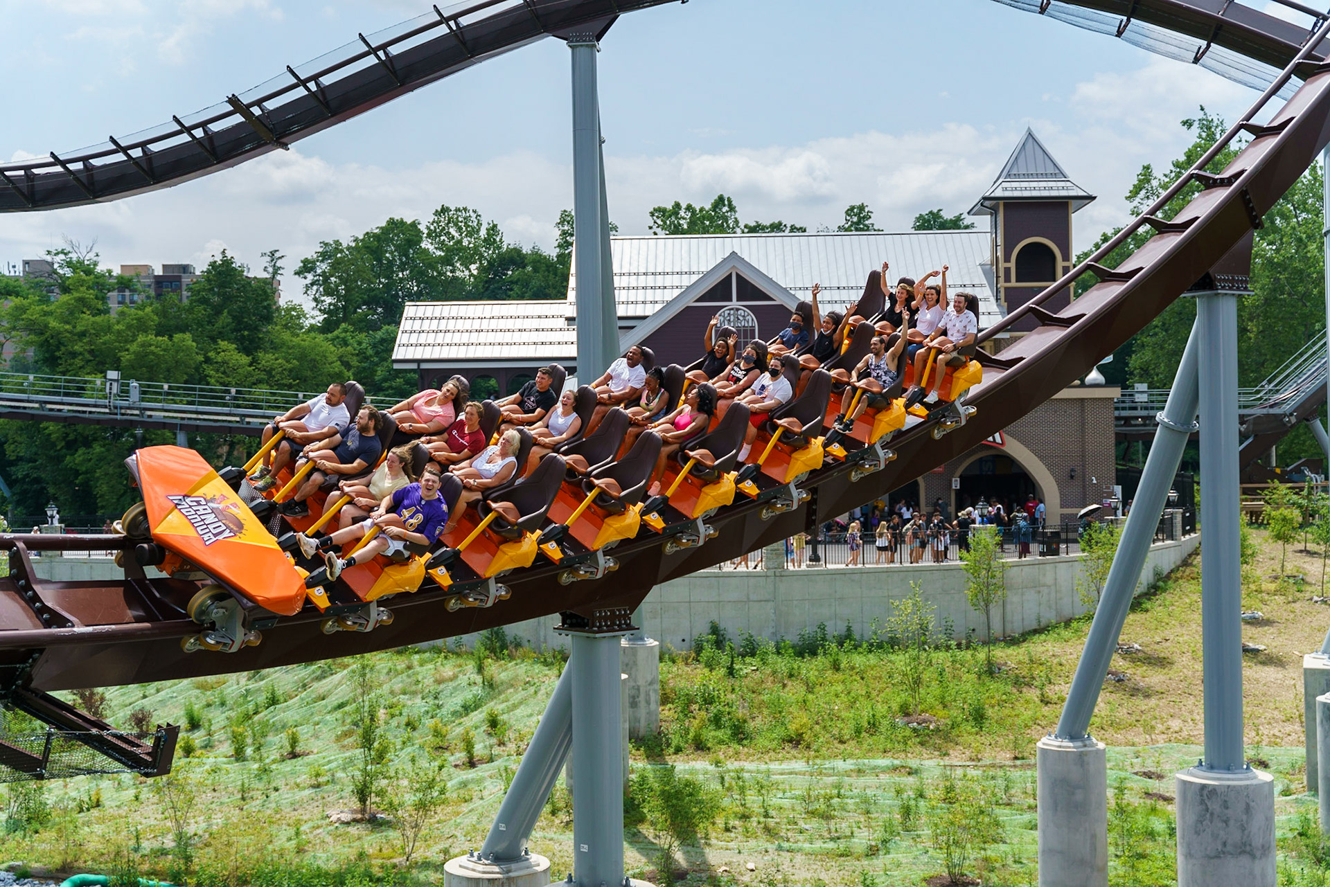 Photo by Jon Roost (www.jonroostphotos.com)