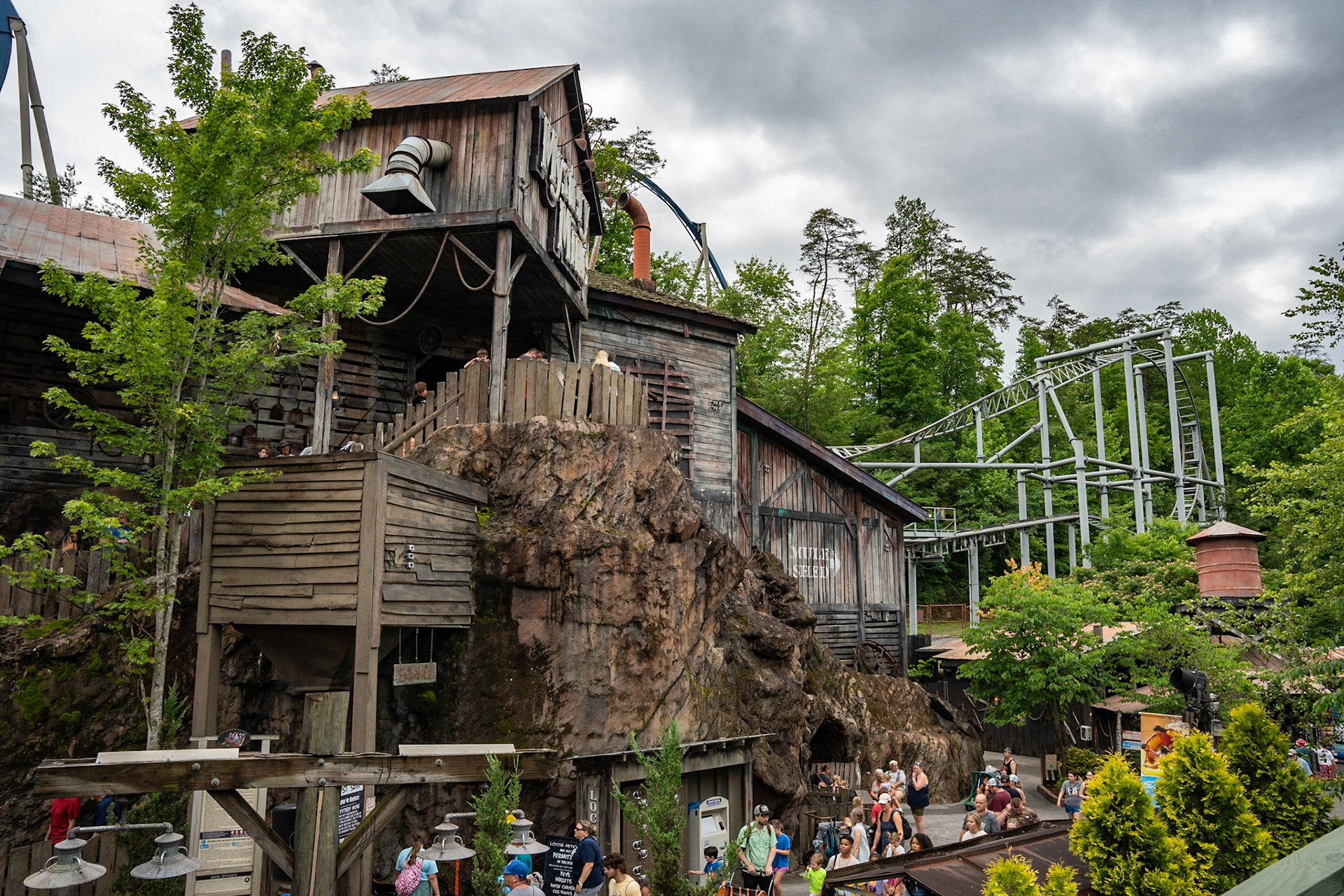 Photo by Jon Roost (www.jonroostphotos.com)