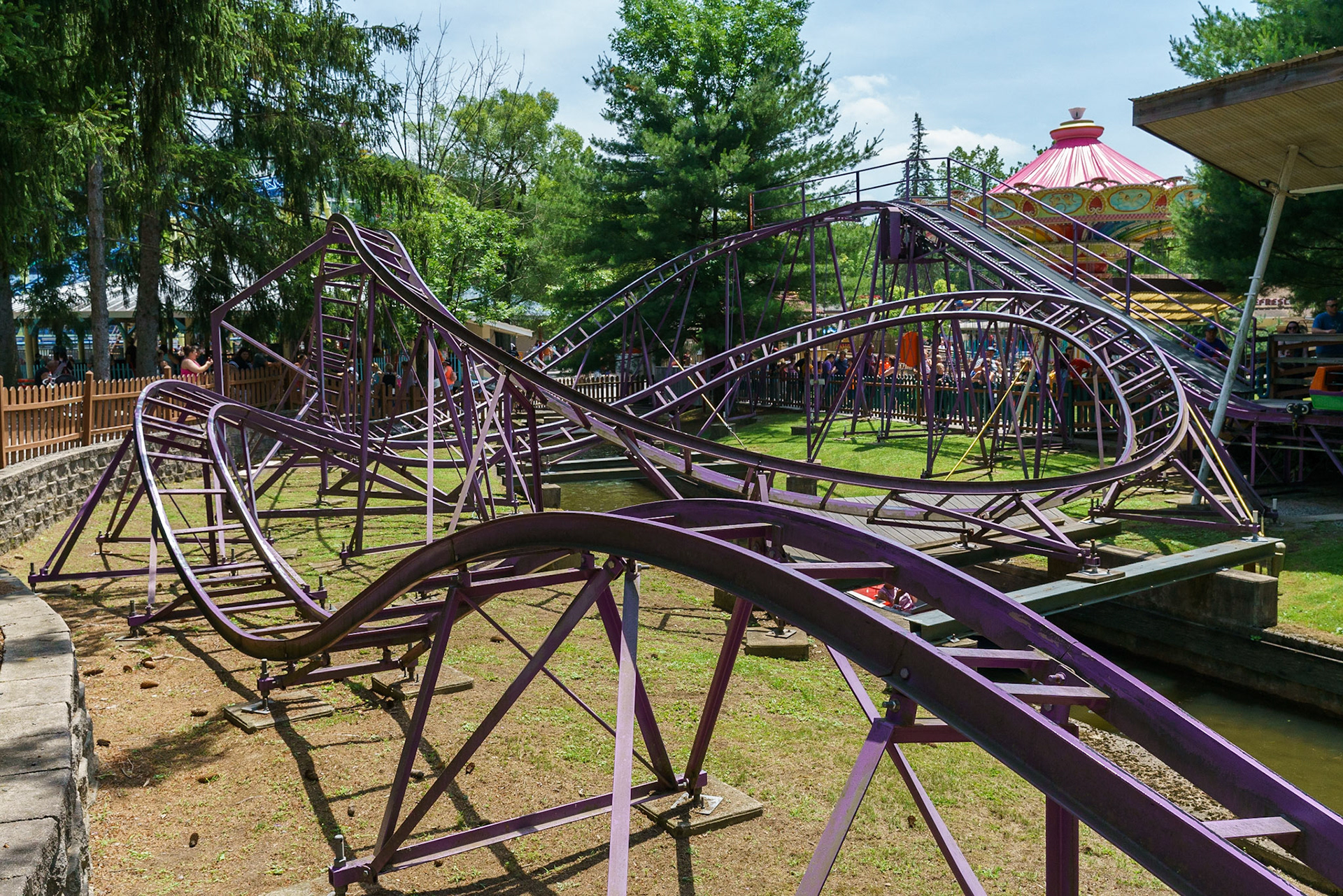 Photo by Jon Roost (www.jonroostphotos.com)