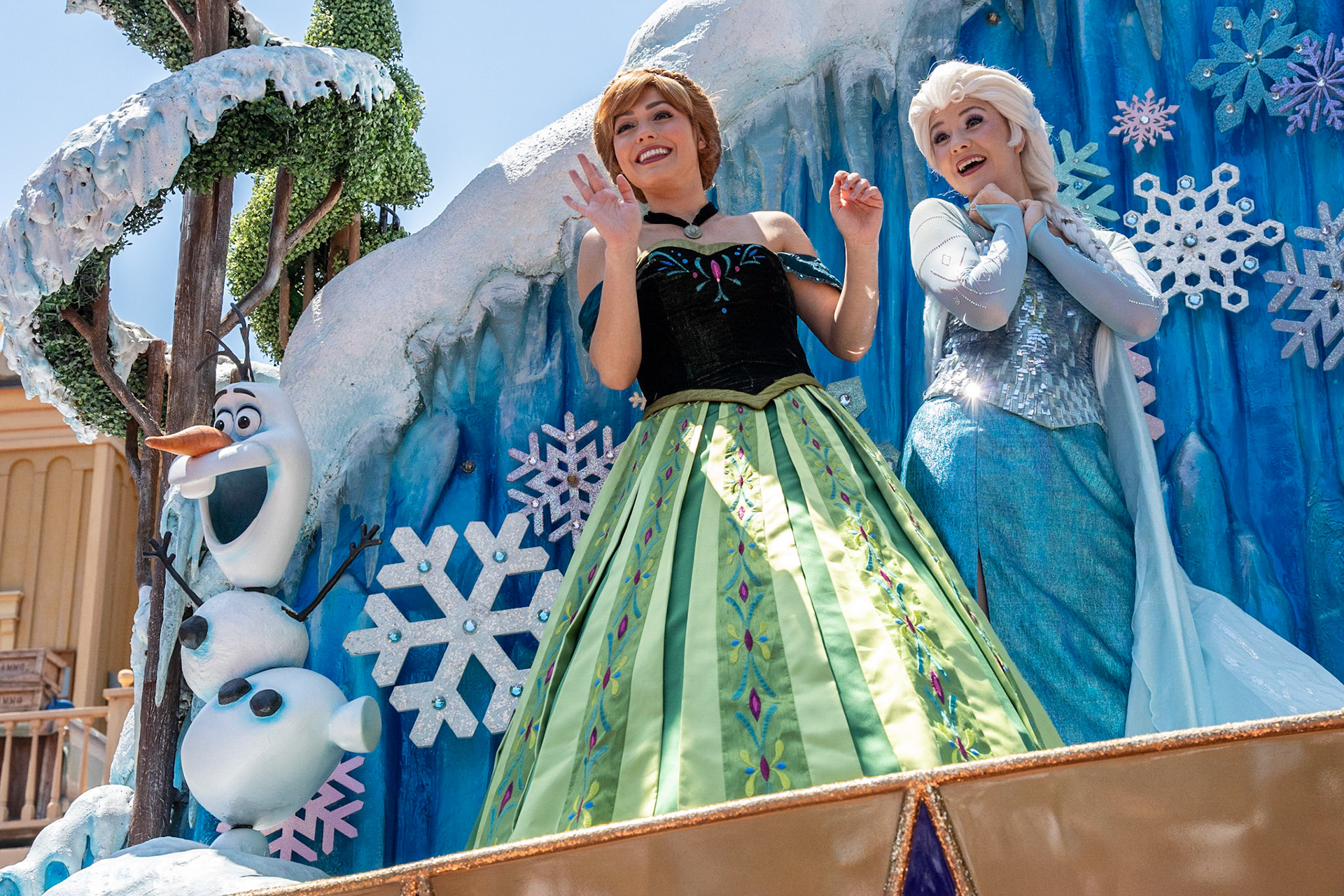 Photo by Jon Roost (www.jonroostphotos.com)