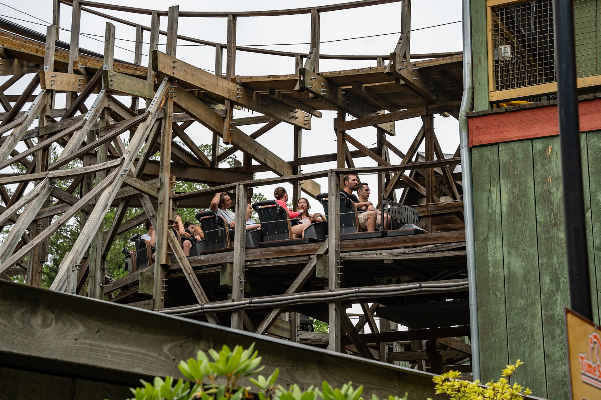 Photo by Jon Roost (www.jonroostphotos.com)