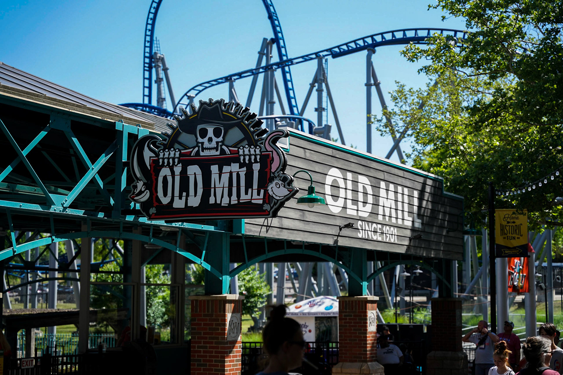 Photo by Jon Roost (www.jonroostphotos.com)