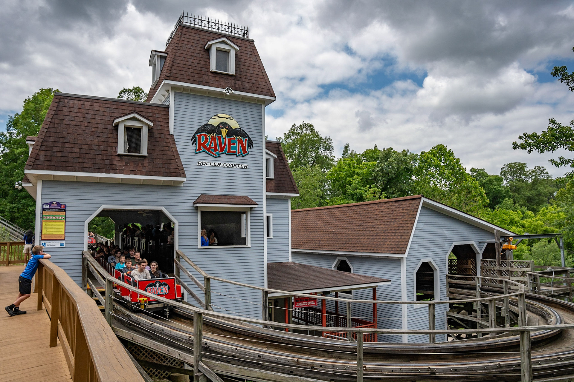 Photo by Jon Roost (www.jonroostphotos.com)