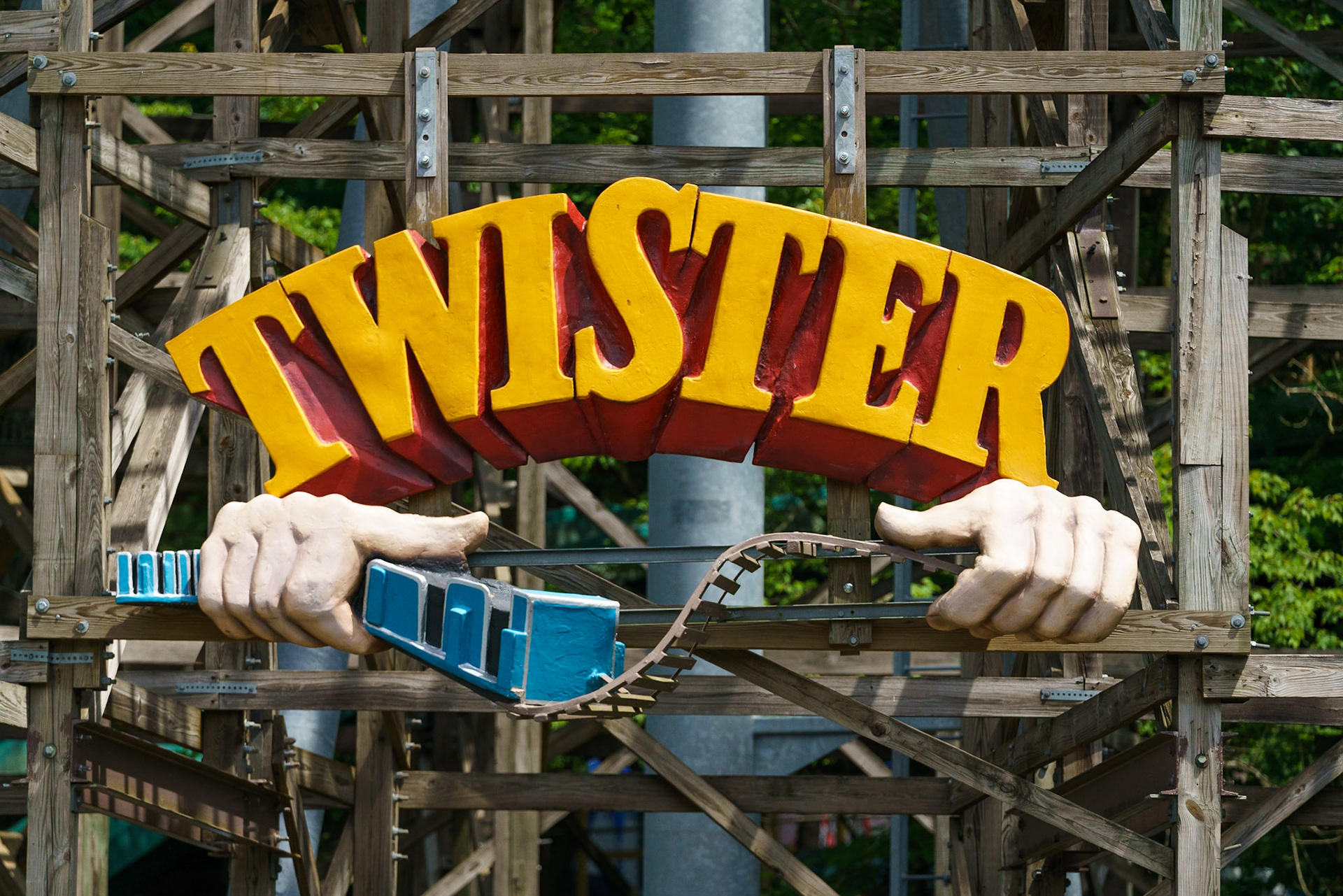 Photo by Jon Roost (www.jonroostphotos.com)