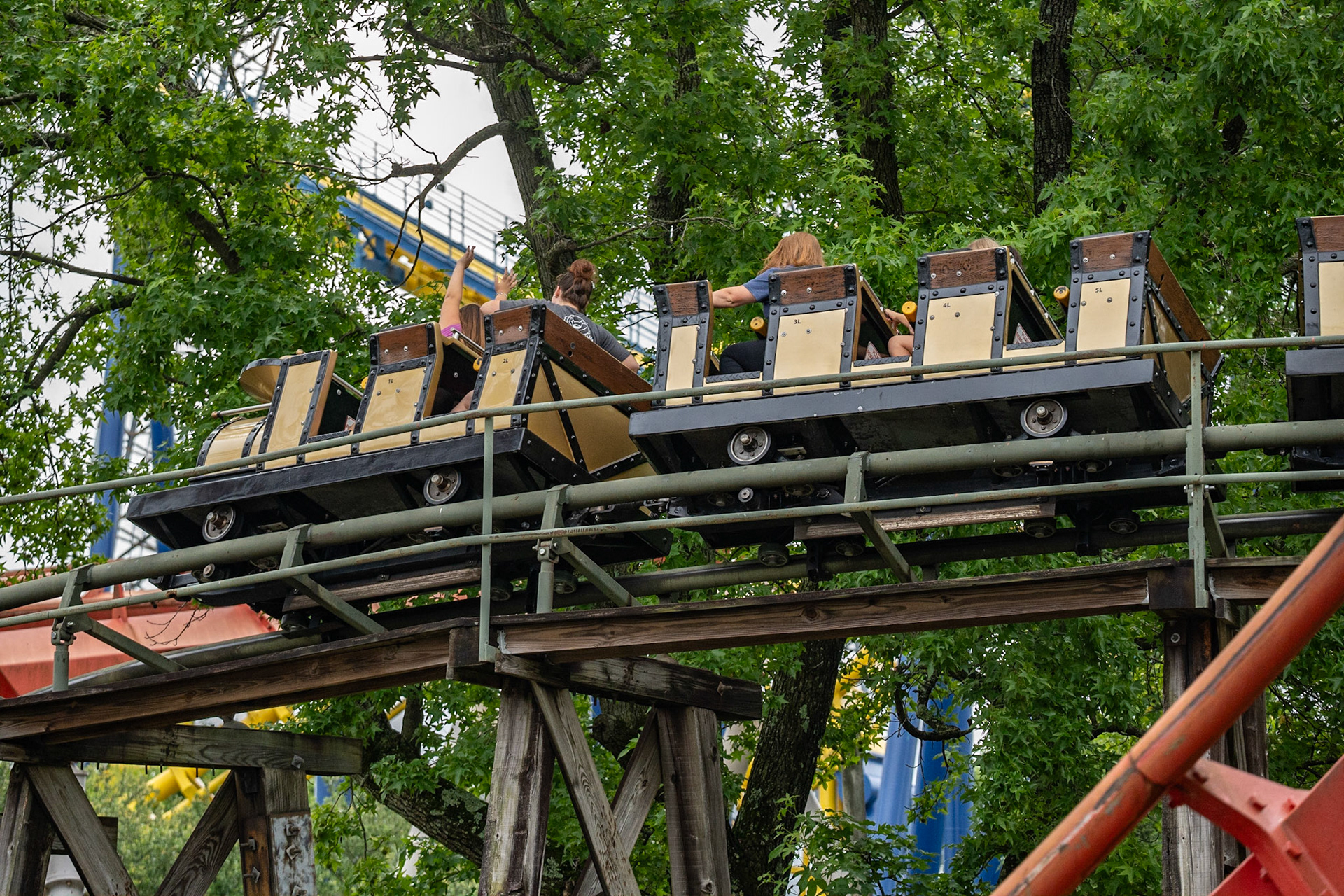 Photo by Jon Roost (www.jonroostphotos.com)