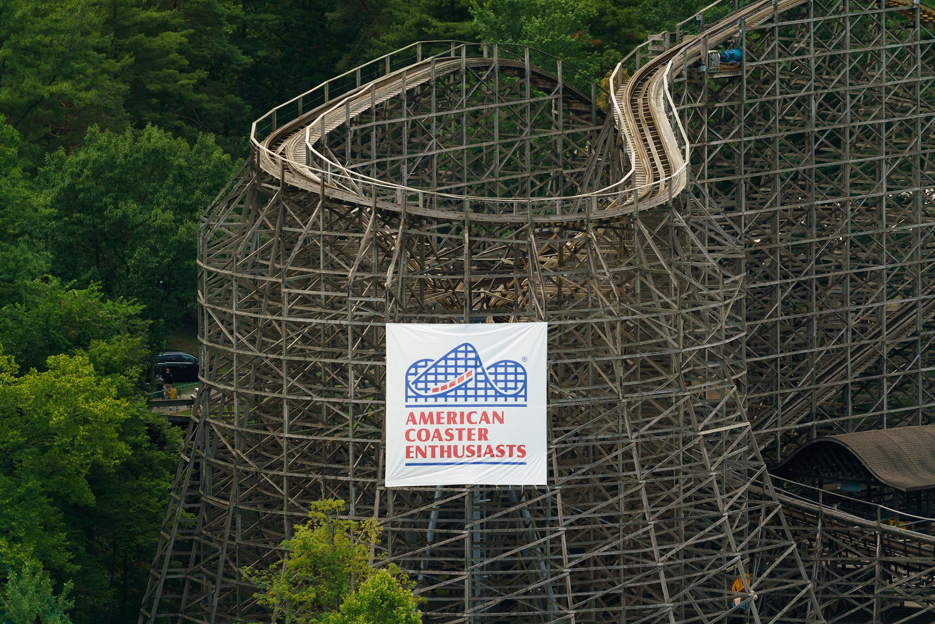 Photo by Jon Roost (www.jonroostphotos.com)