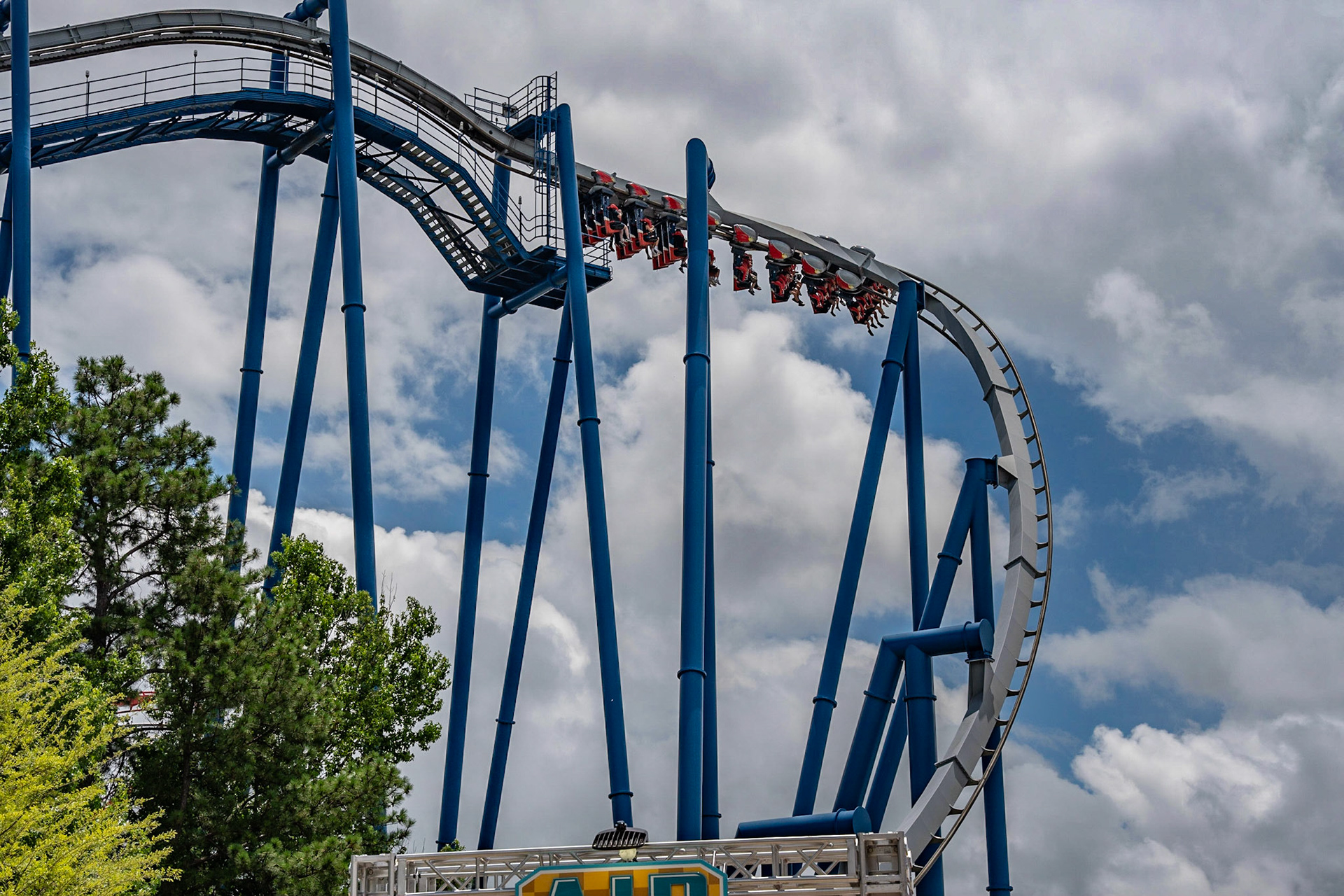 Photo by Jon Roost (www.jonroostphotos.com)