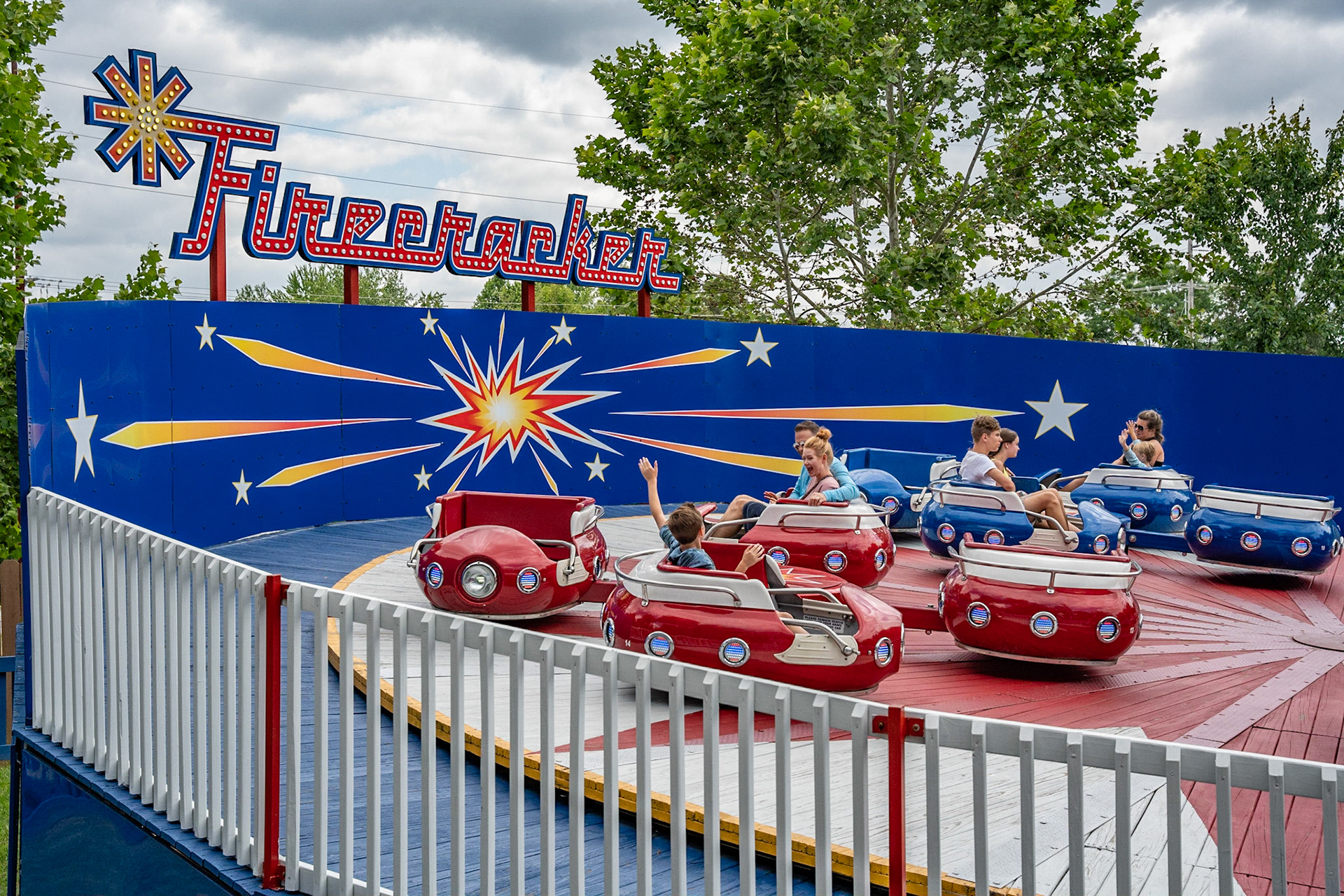 Photo by Jon Roost (www.jonroostphotos.com)