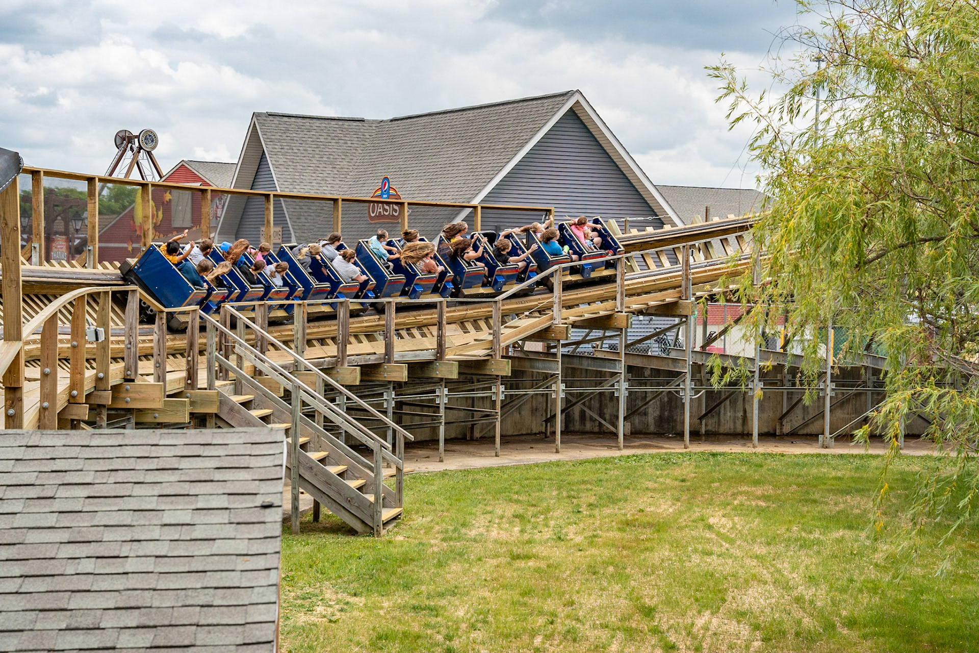 Photo by Jon Roost (www.jonroostphotos.com)