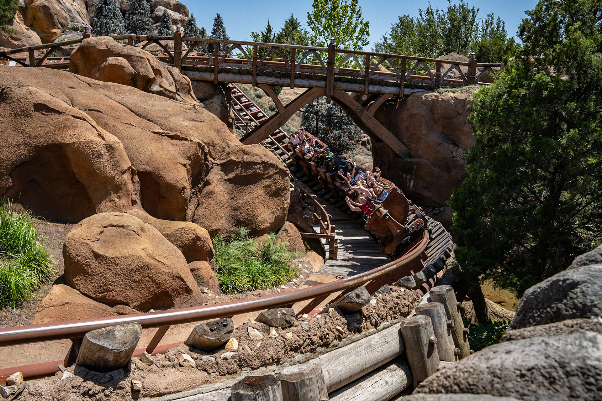 Photo by Jon Roost (www.jonroostphotos.com)