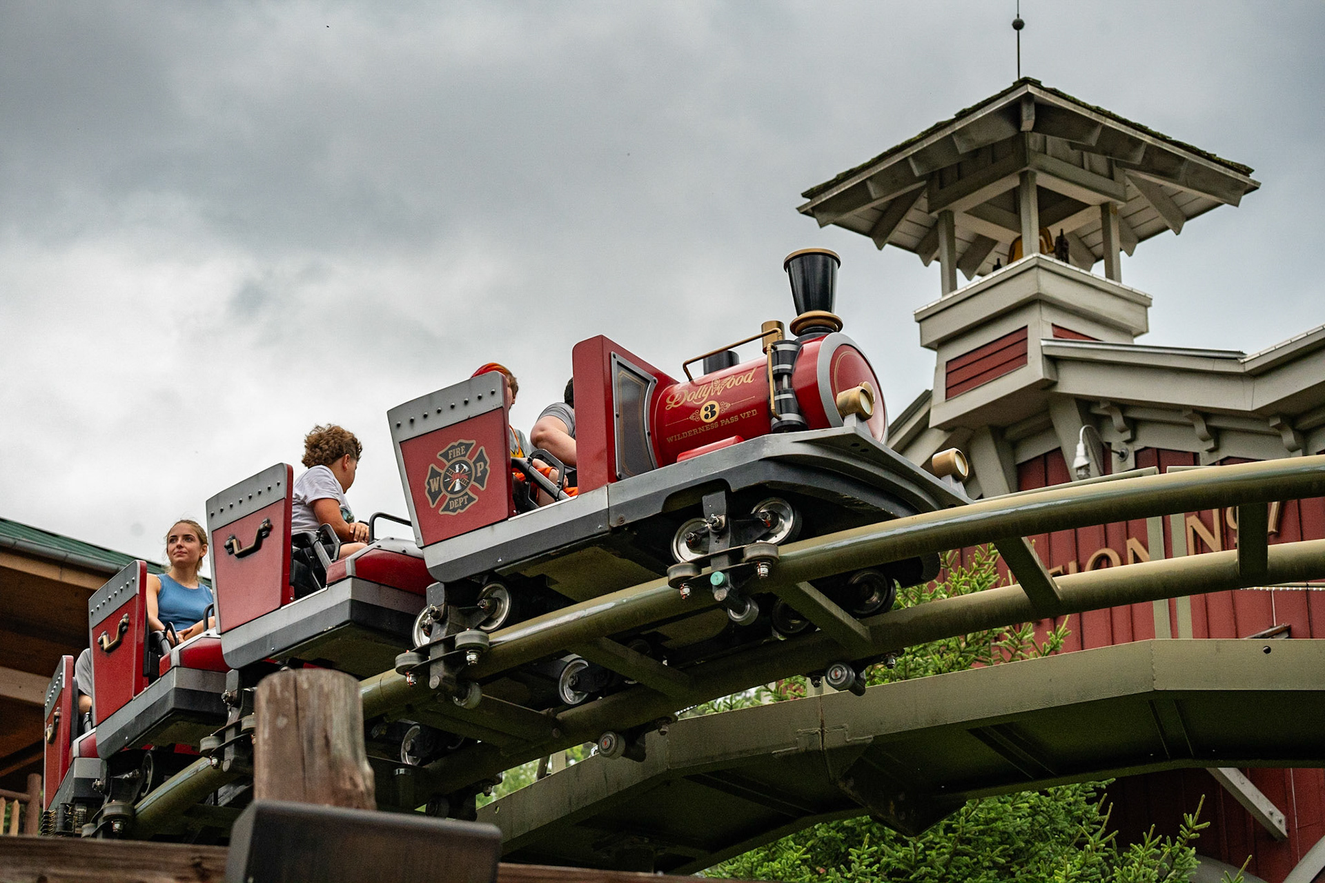 Photo by Jon Roost (www.jonroostphotos.com)