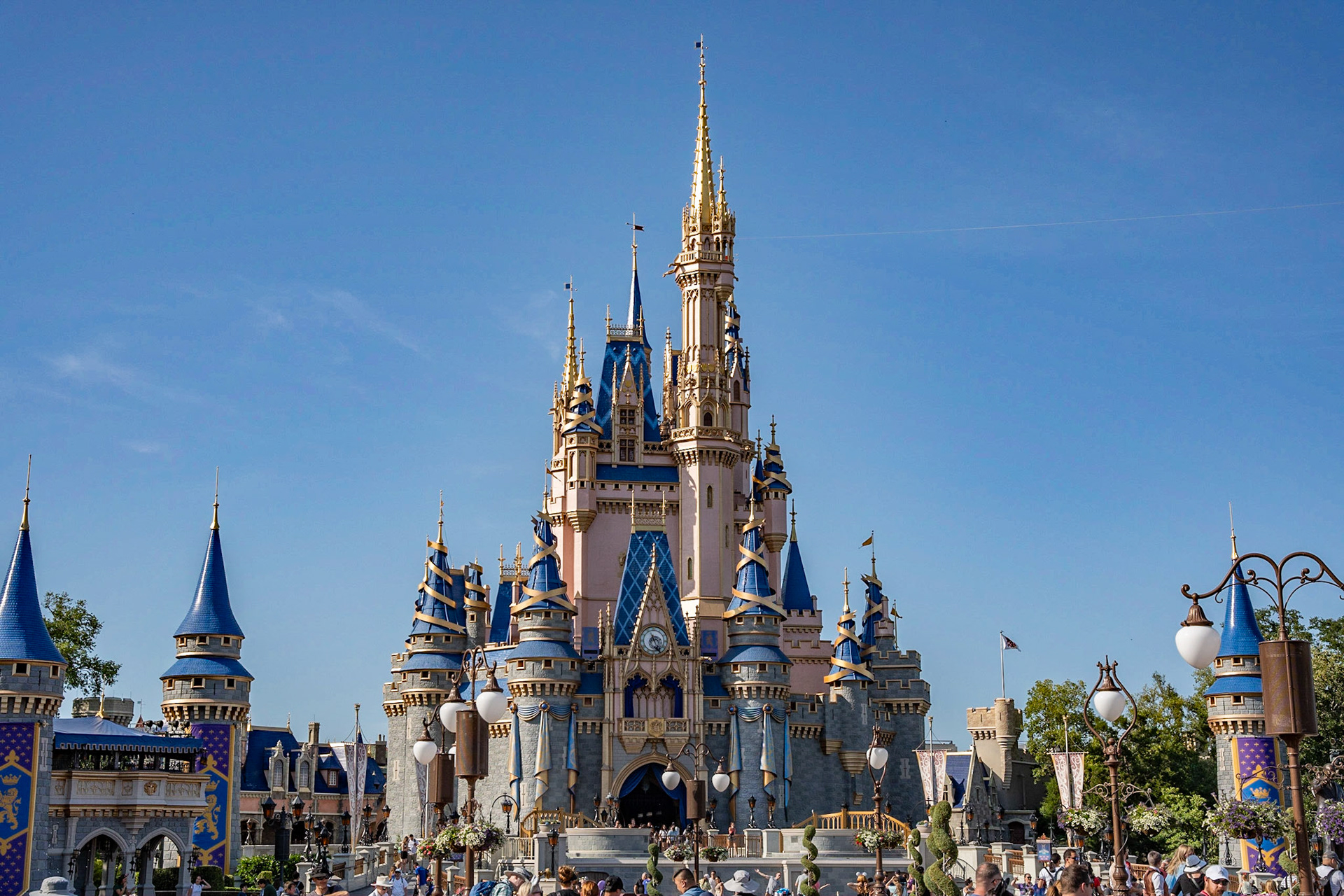 Photo by Jon Roost (www.jonroostphotos.com)