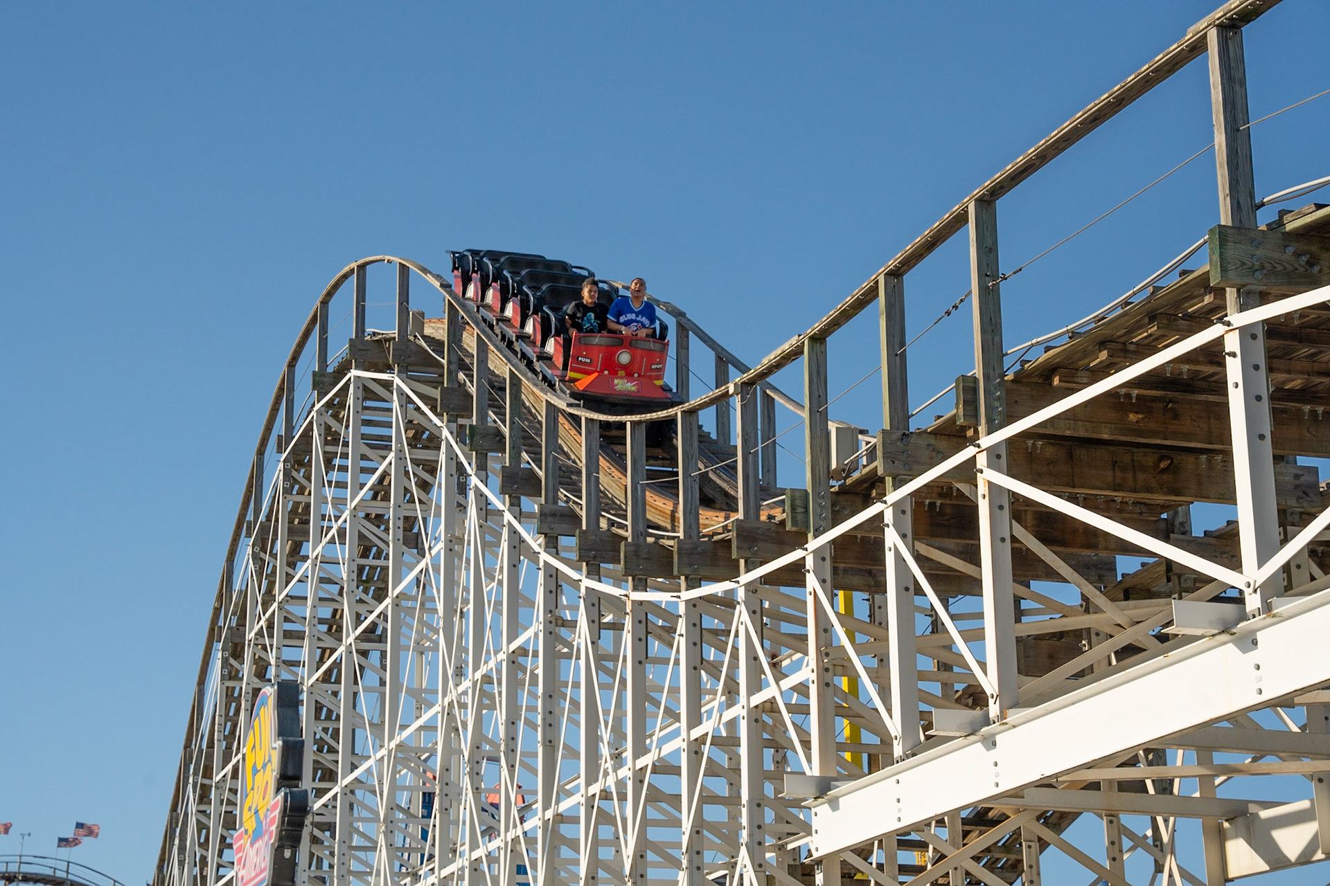 Photo by Jon Roost (www.jonroostphotos.com)